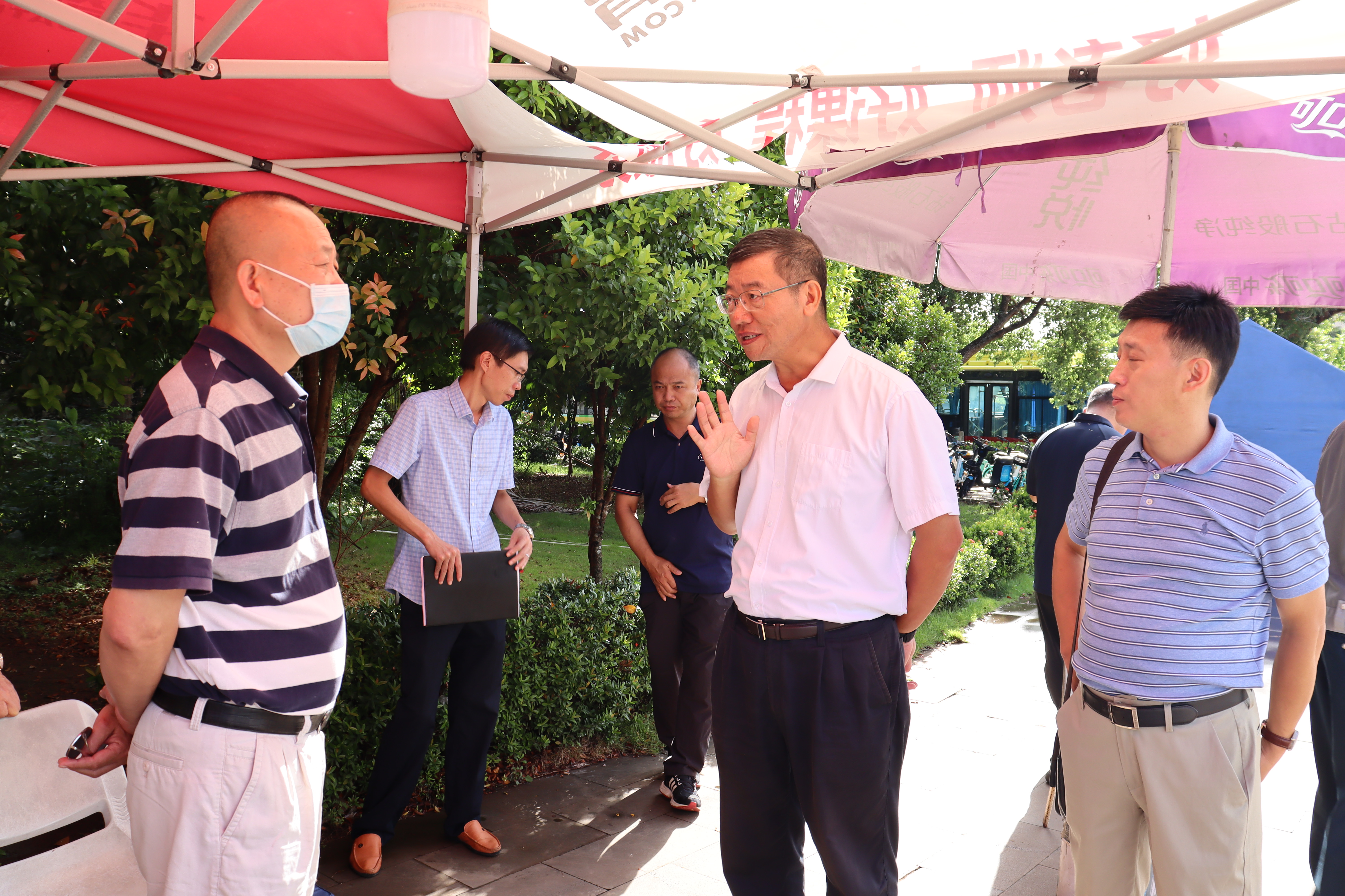 李红梅、林强检查部署秋季开学疫情防控工作