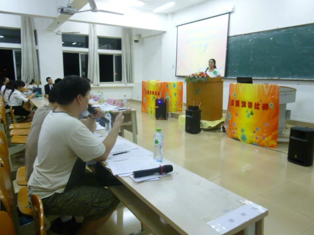 逍遥庄子，文化交流――外国语学院举办“外研社”第十六届大学生和研究生英语演讲大赛专业组初赛