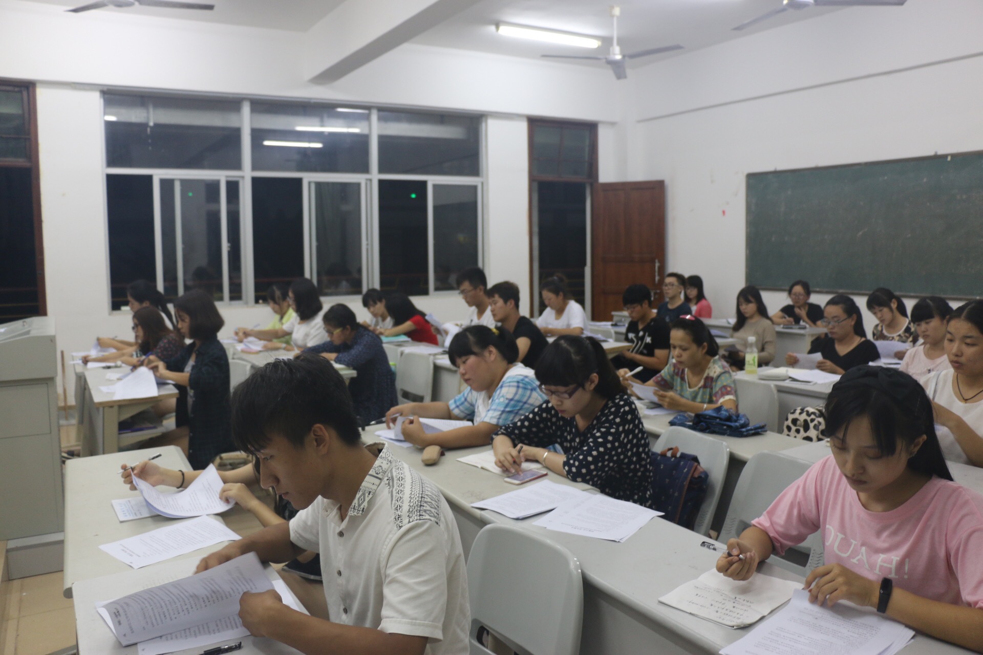 文明随我心  礼仪伴我身――外国语学院举办文明礼仪督导队工作会议