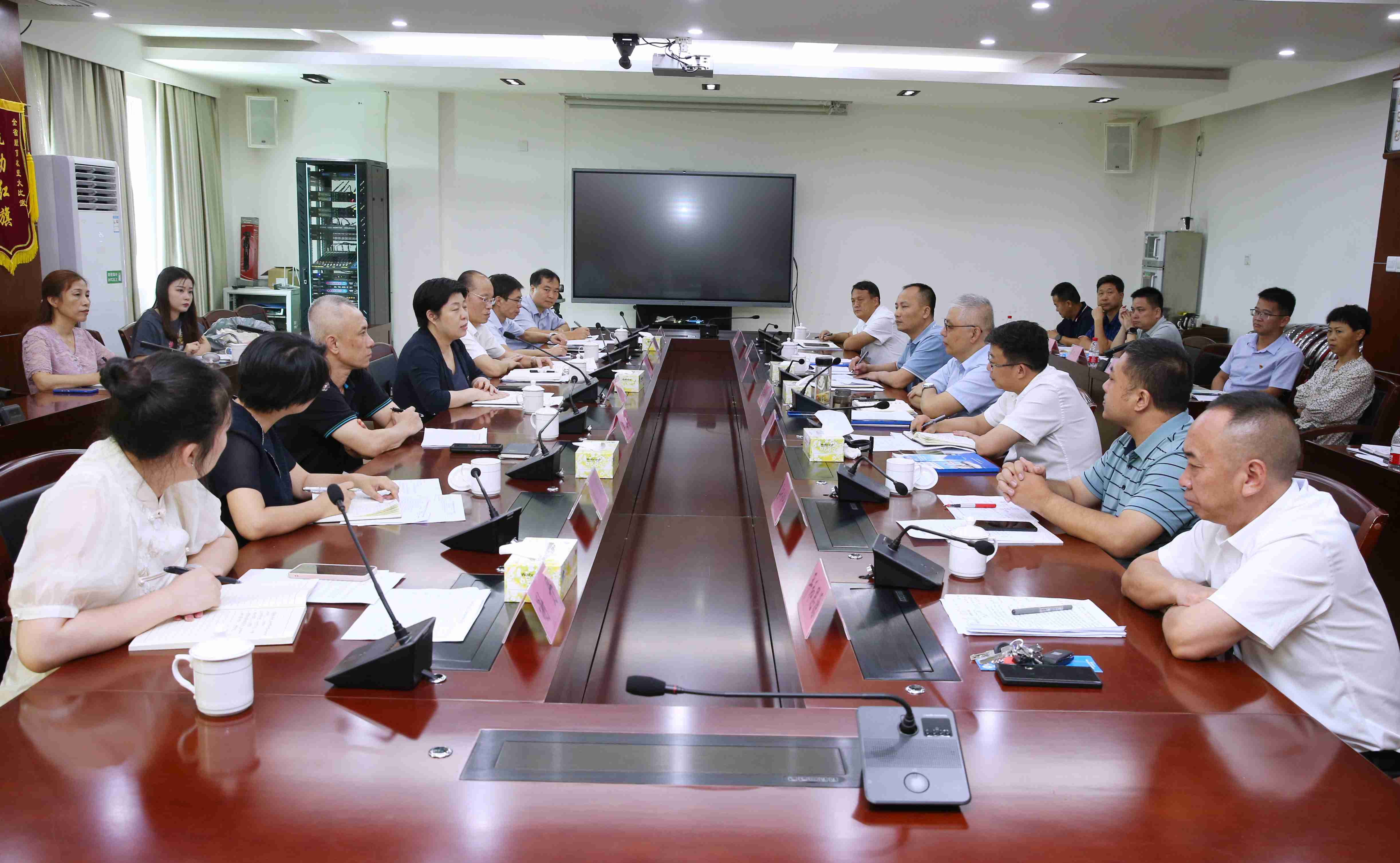 许玫带队赴定安调研并开展“访企拓岗促就业”活动