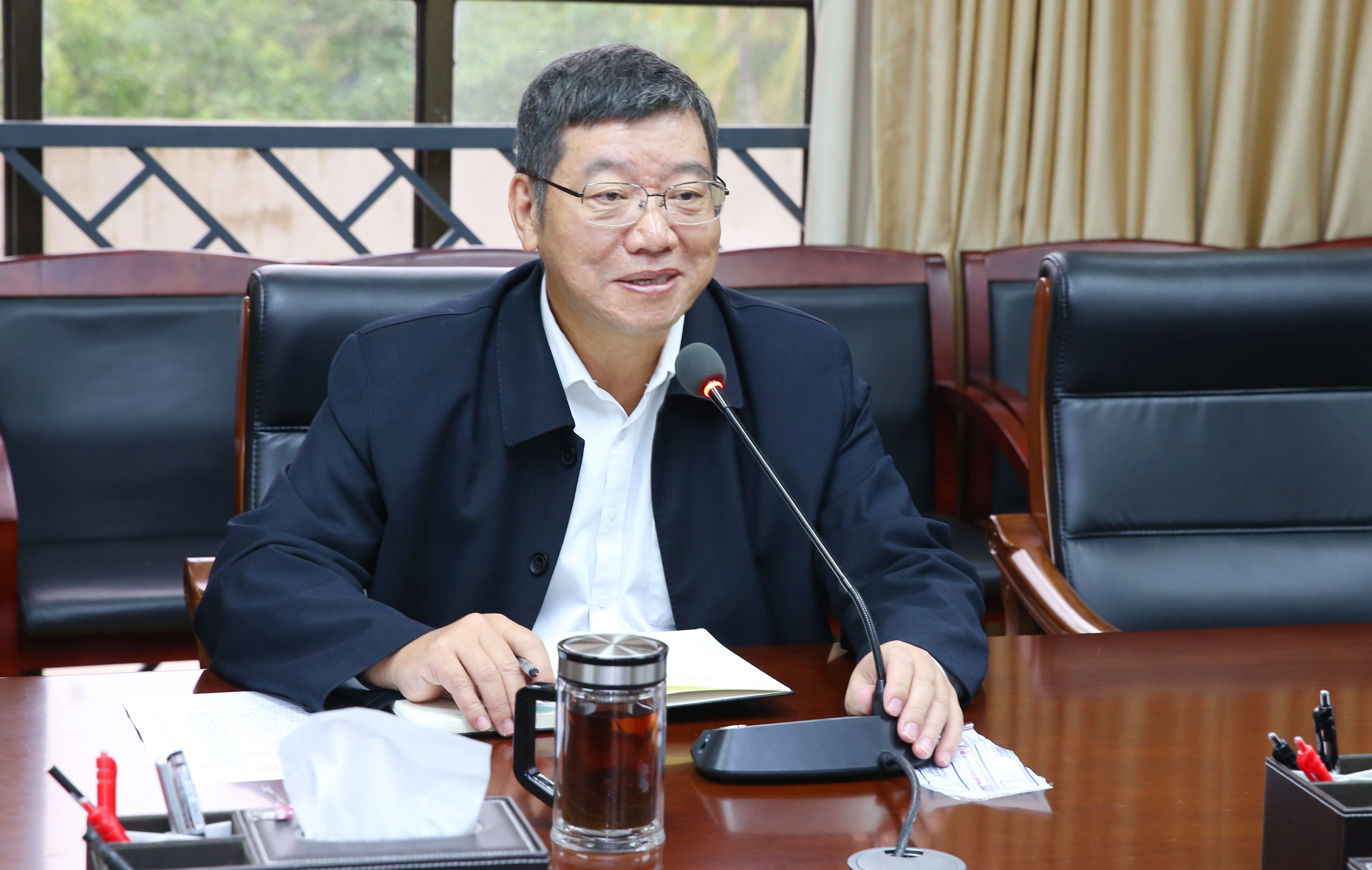 林强主持召开2020年校领导民主生活会征求意见会