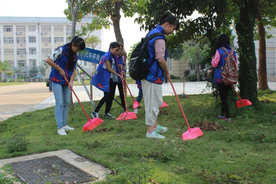 响应“双创”号召，弘扬奉献精神――记政法学院校园整治活动