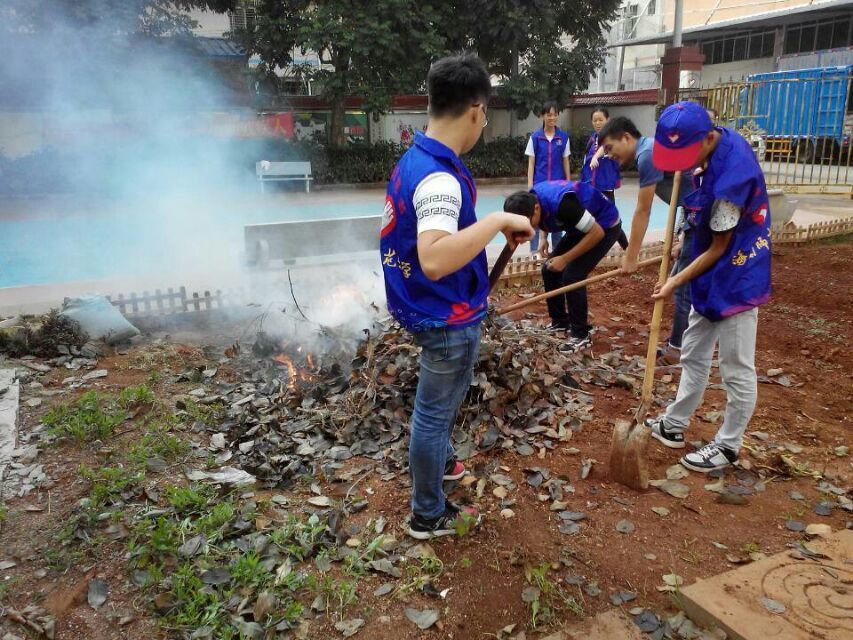 教育科学学院青年志愿者协会赴府城敬老院开展“双创”系列活动