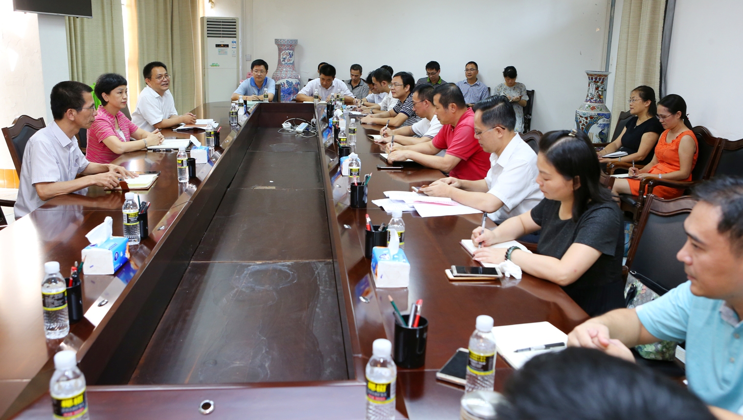 学校召开干部任前集体谈话会议