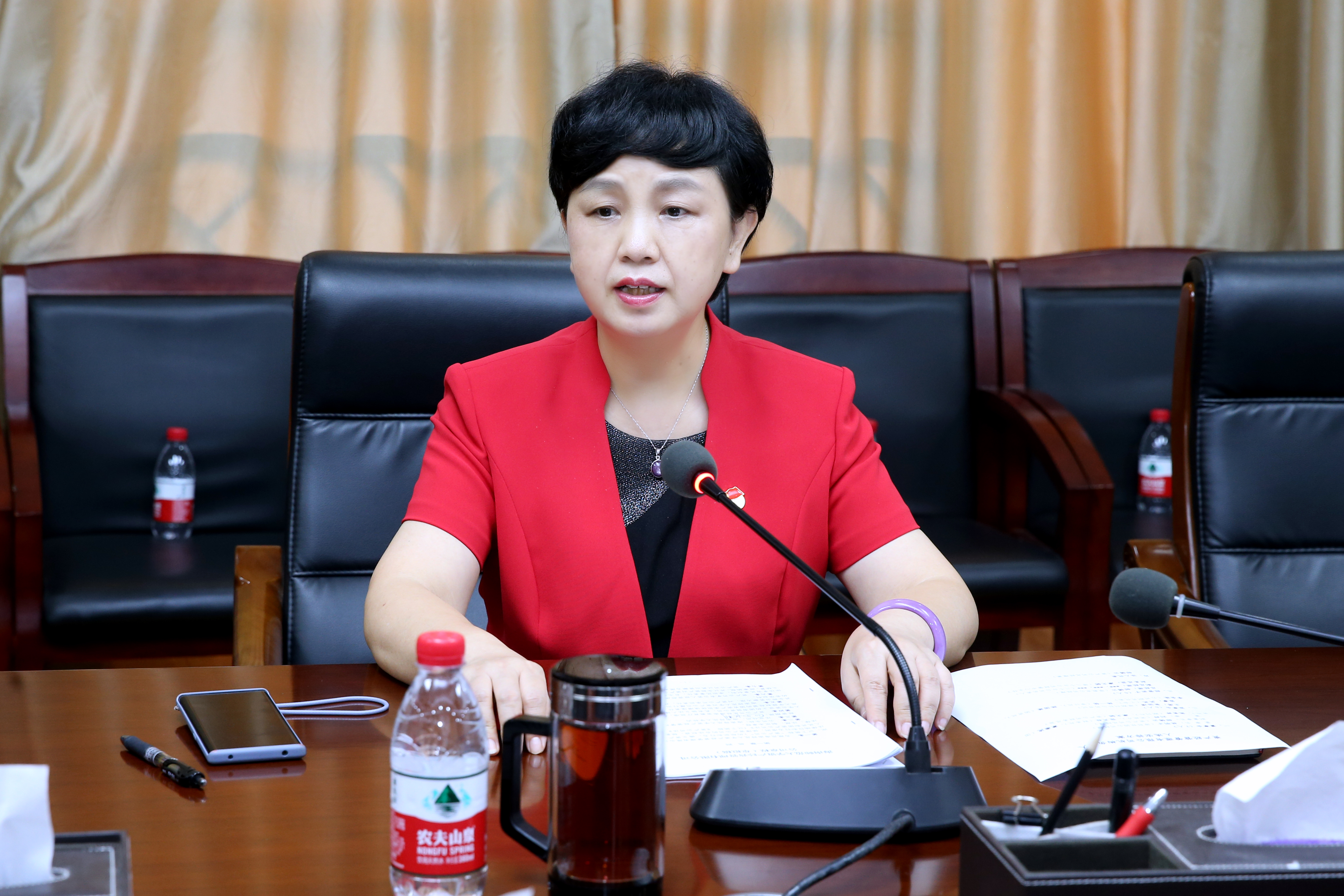 李红梅书记主持召开学校资产经营管理有限公司建设发展工作推进会