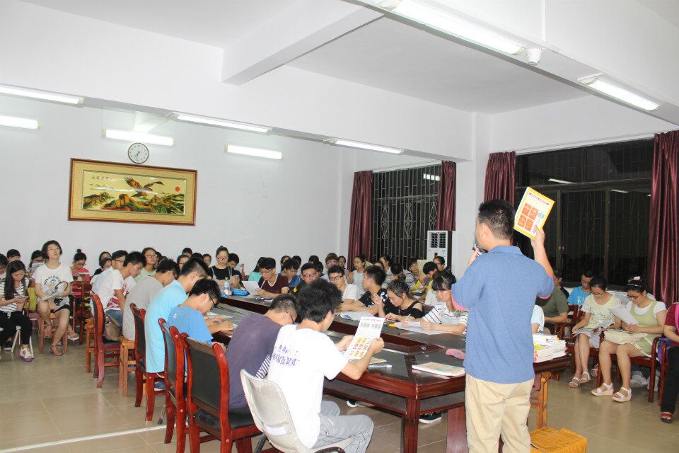 考研,让梦想照进现实――记物电学院考研交流会