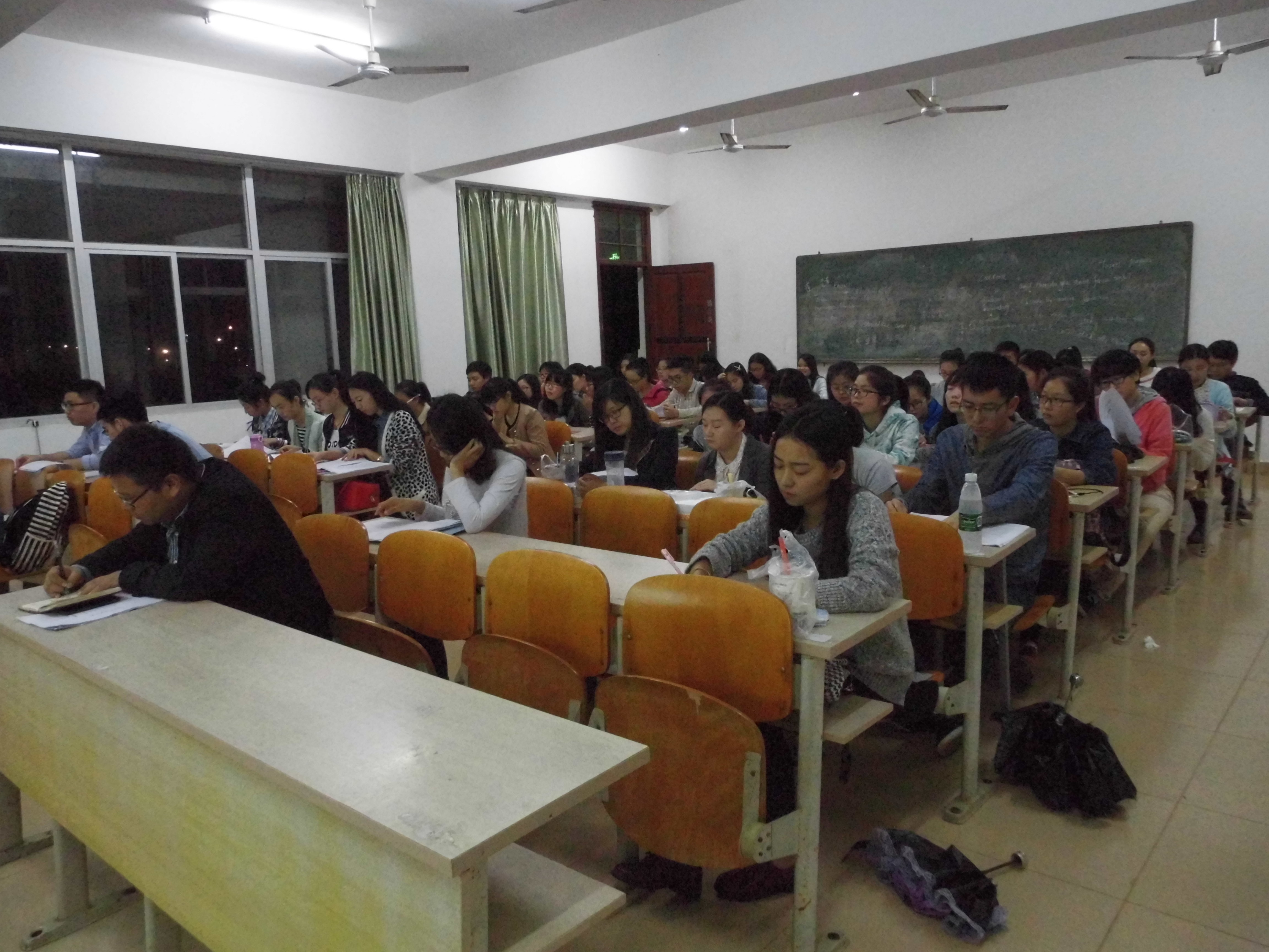 外国语学院召开2015年博鳌亚洲论坛志愿者培训会议