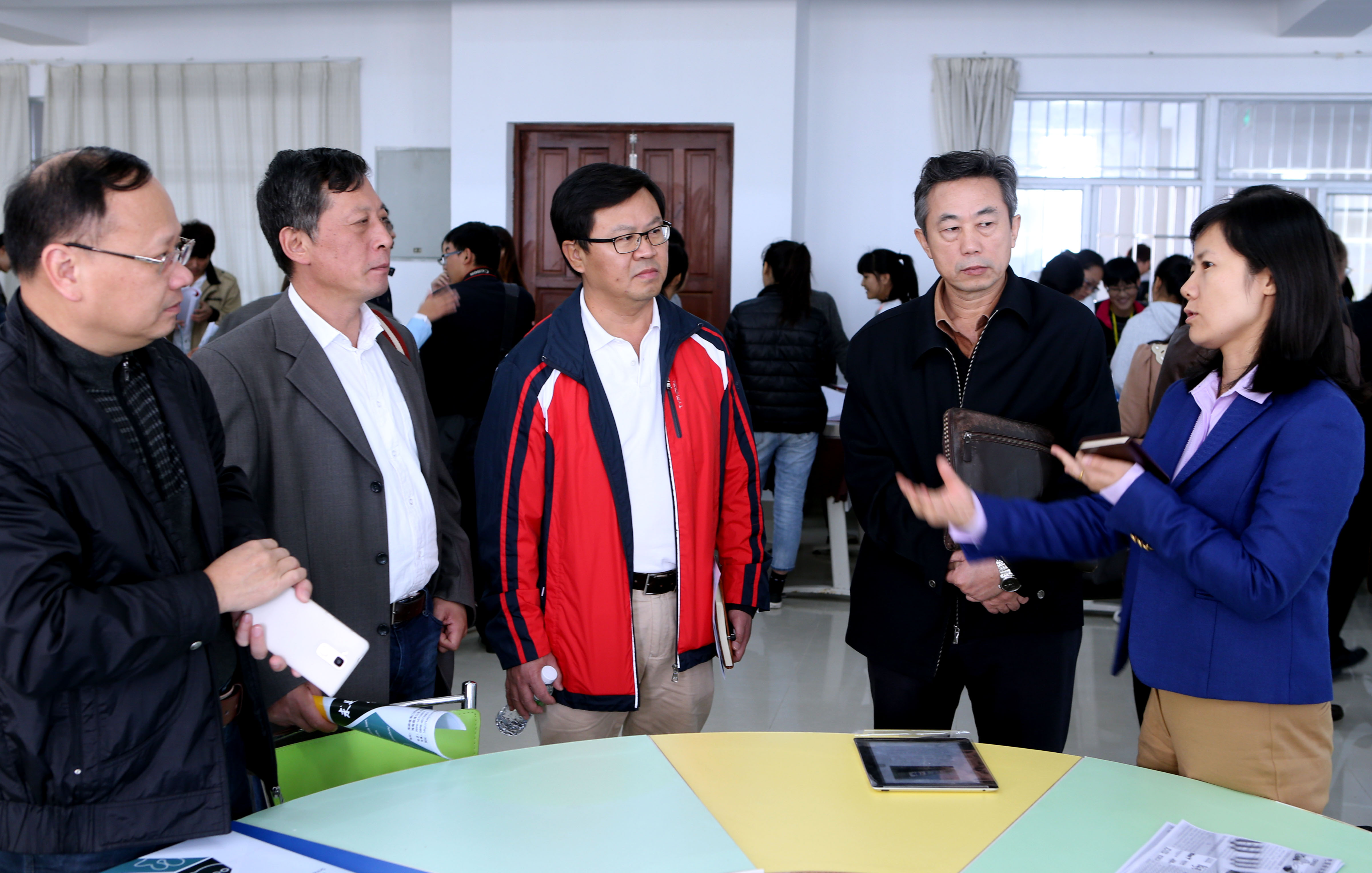 我校举行“三严三实”专题教育现场会