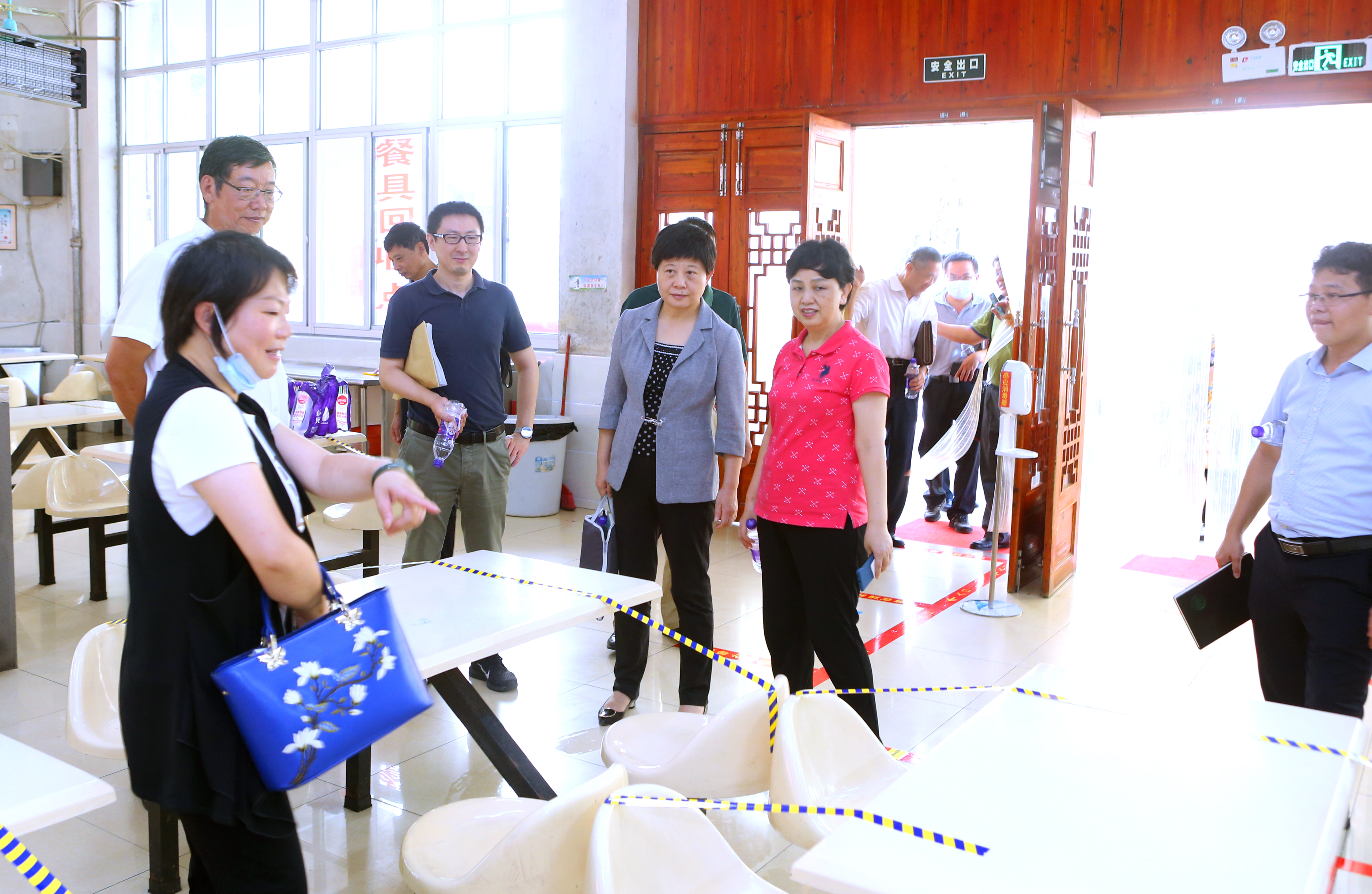 省政府教育总督学潘惠丽一行到我校检查座谈