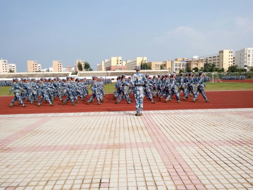 教育科学学院在军训表彰大会中荣获队列一等奖