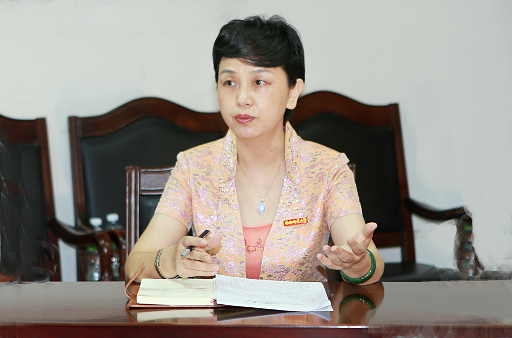 我校召开党委理论中心组（扩大）学习会议