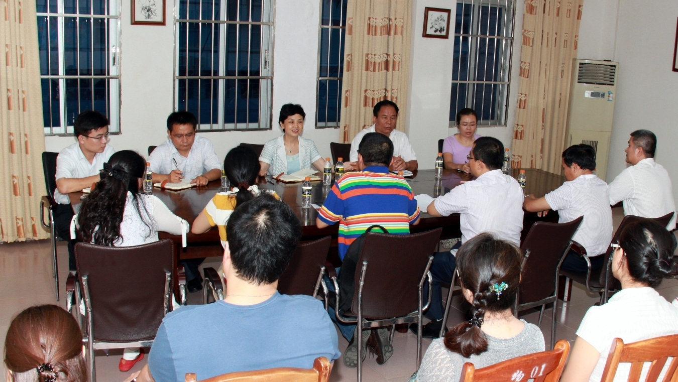 李红梅书记深入各学院走访调研