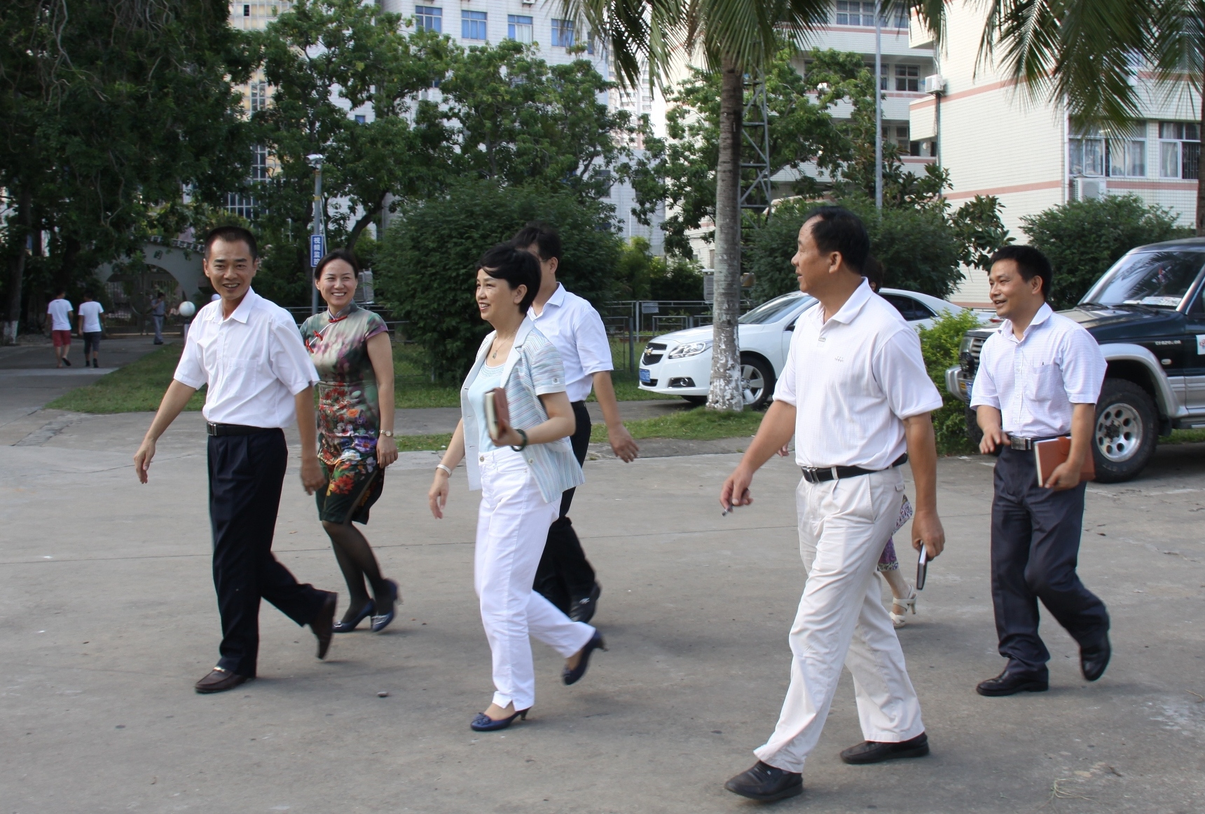 李红梅书记深入各学院走访调研