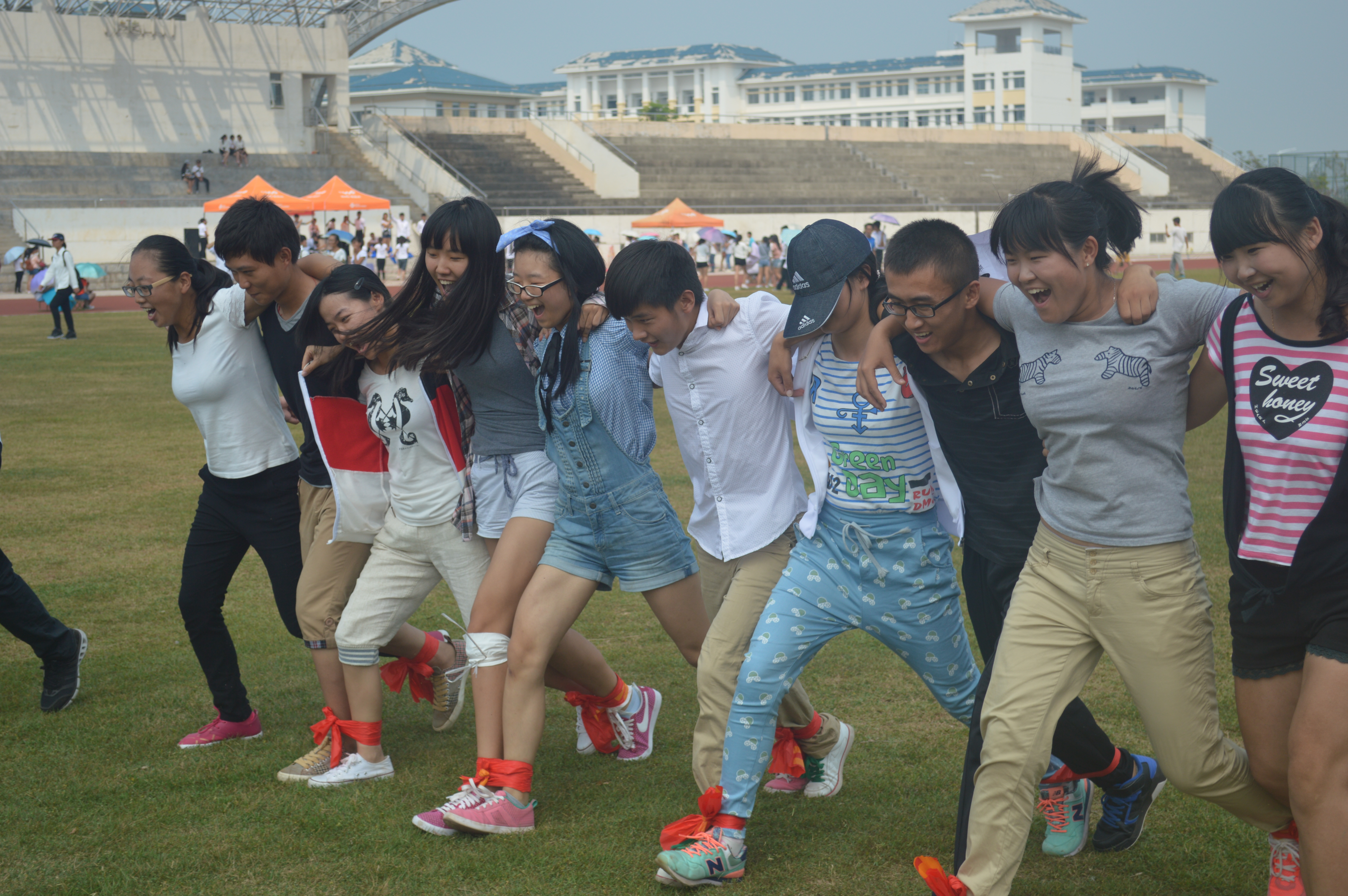 初入校园展露锋芒   最强班级舍我其谁――海南师范大学桂林洋校区趣味运动会圆满落幕