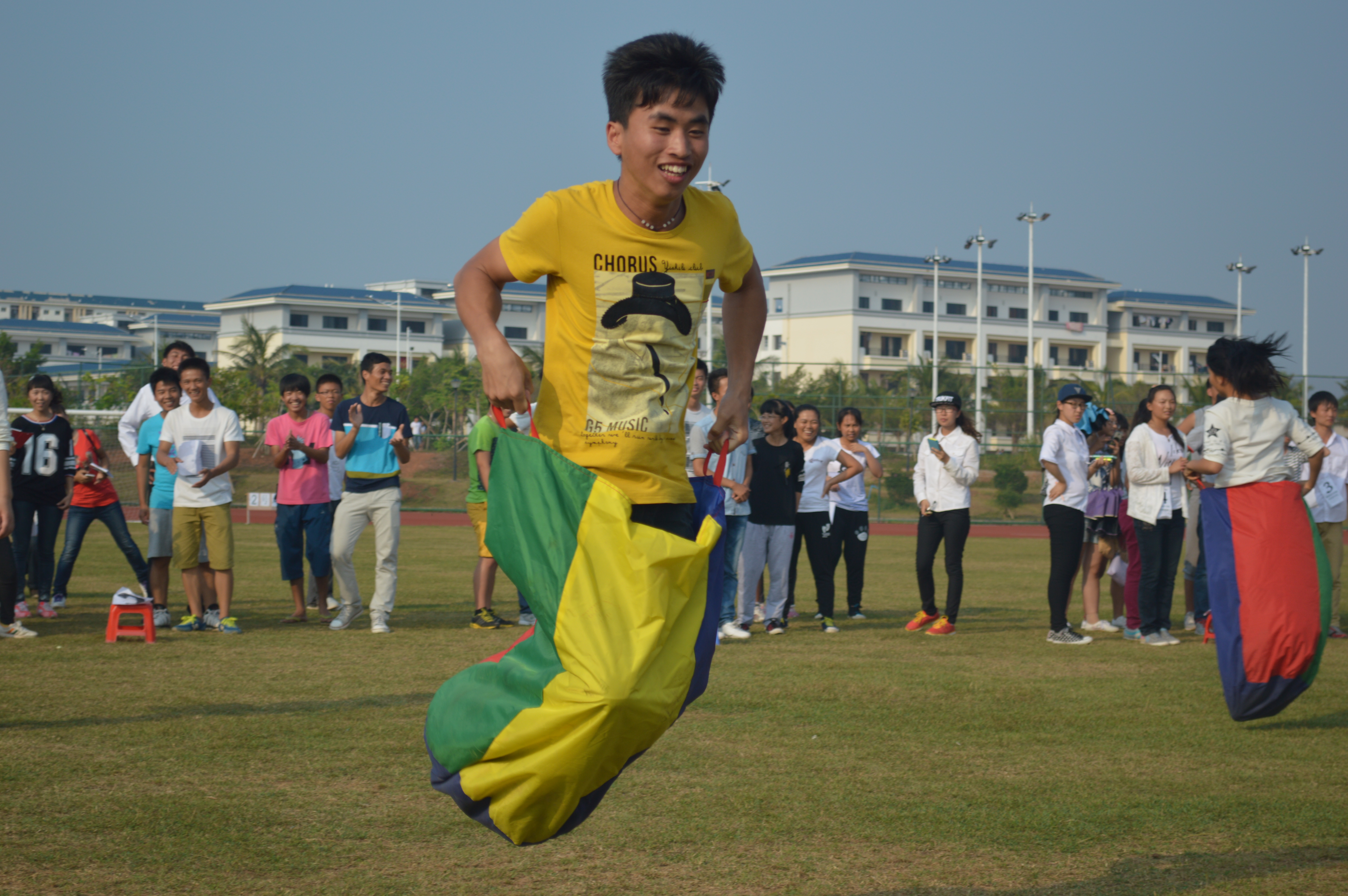 初入校园展露锋芒   最强班级舍我其谁――海南师范大学桂林洋校区趣味运动会圆满落幕