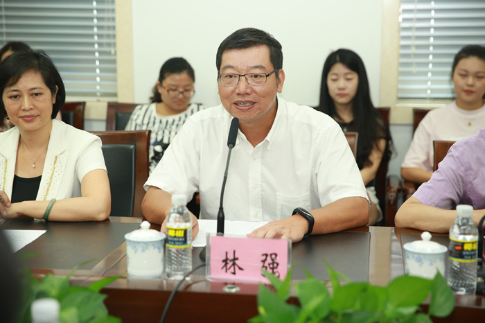海南师范大学与海南广播电视总台“专业学位研究生联合培养基地协议”签约暨揭牌仪式顺利举行