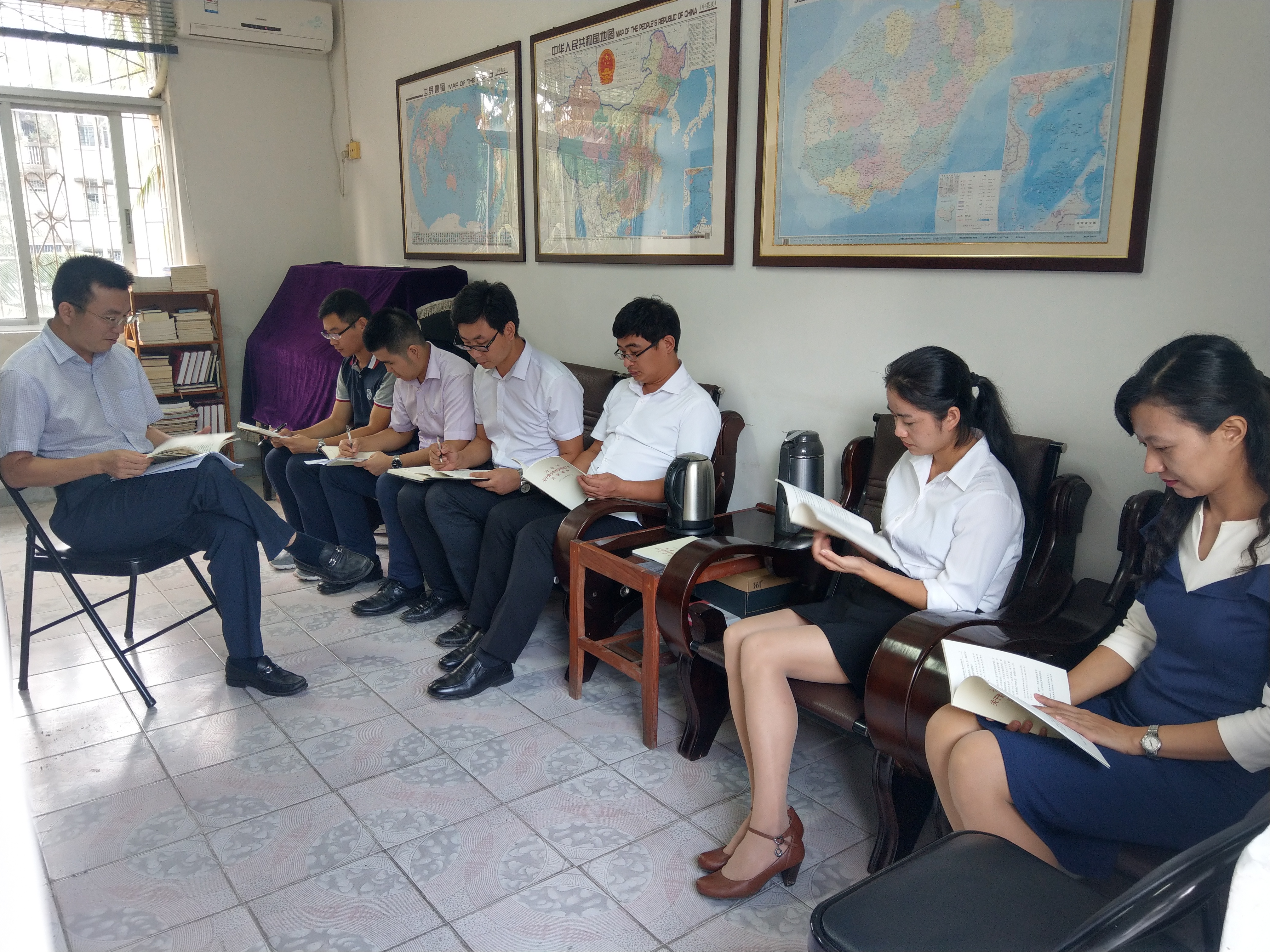 校团委召开学习党的十九大报告专题会议