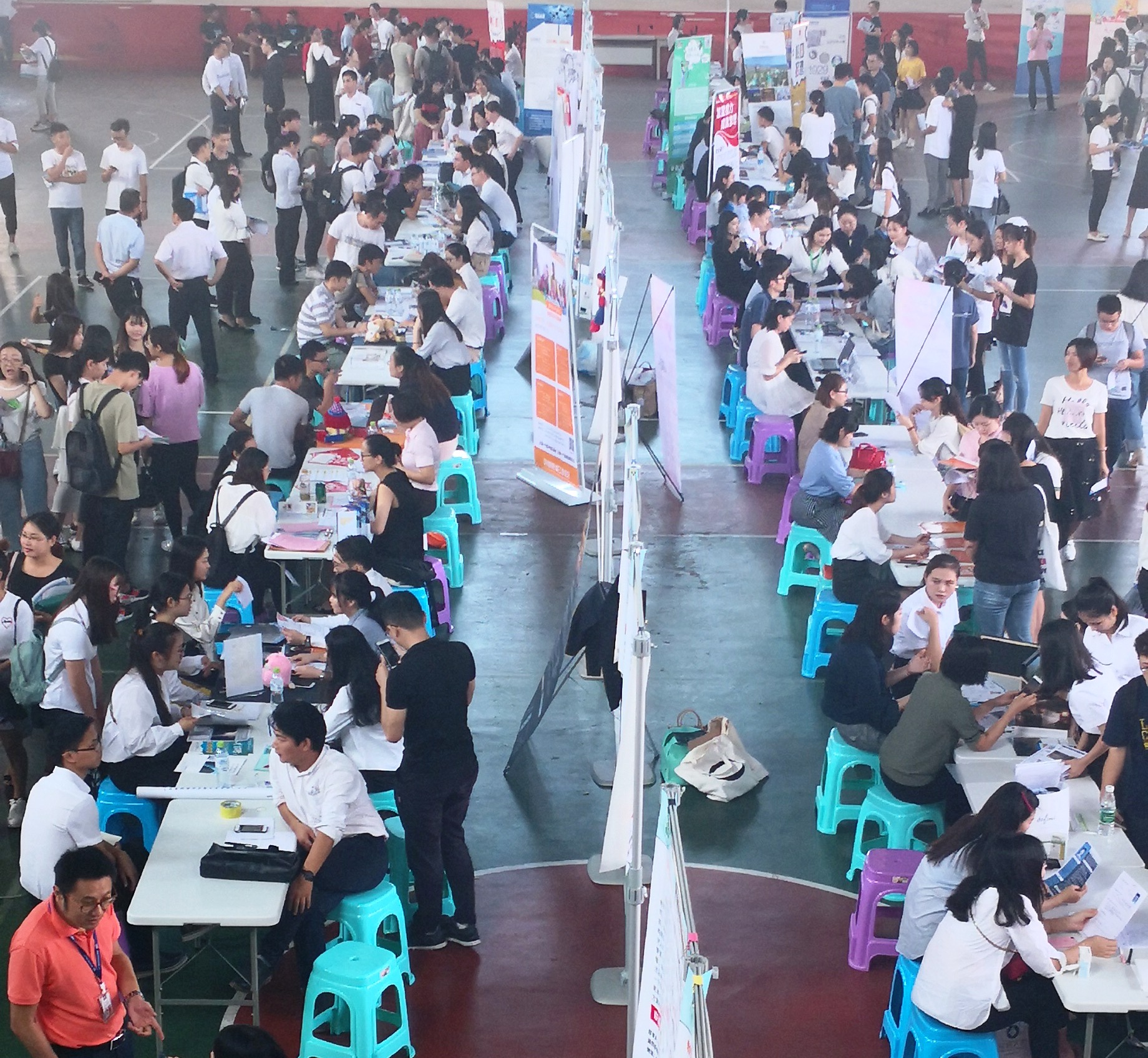招生就业处举办2019届毕业生就业实习专场招聘会