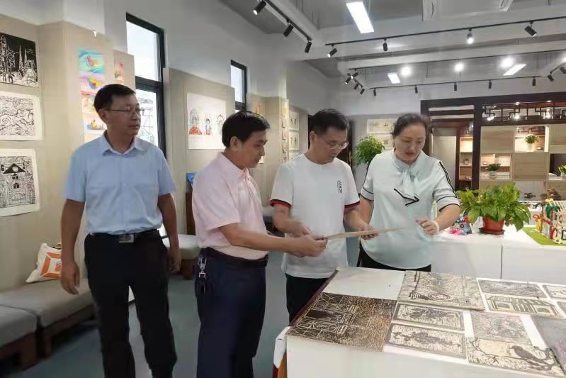 全国高校美育教指委副主任委员郭声健指导我校美育工作