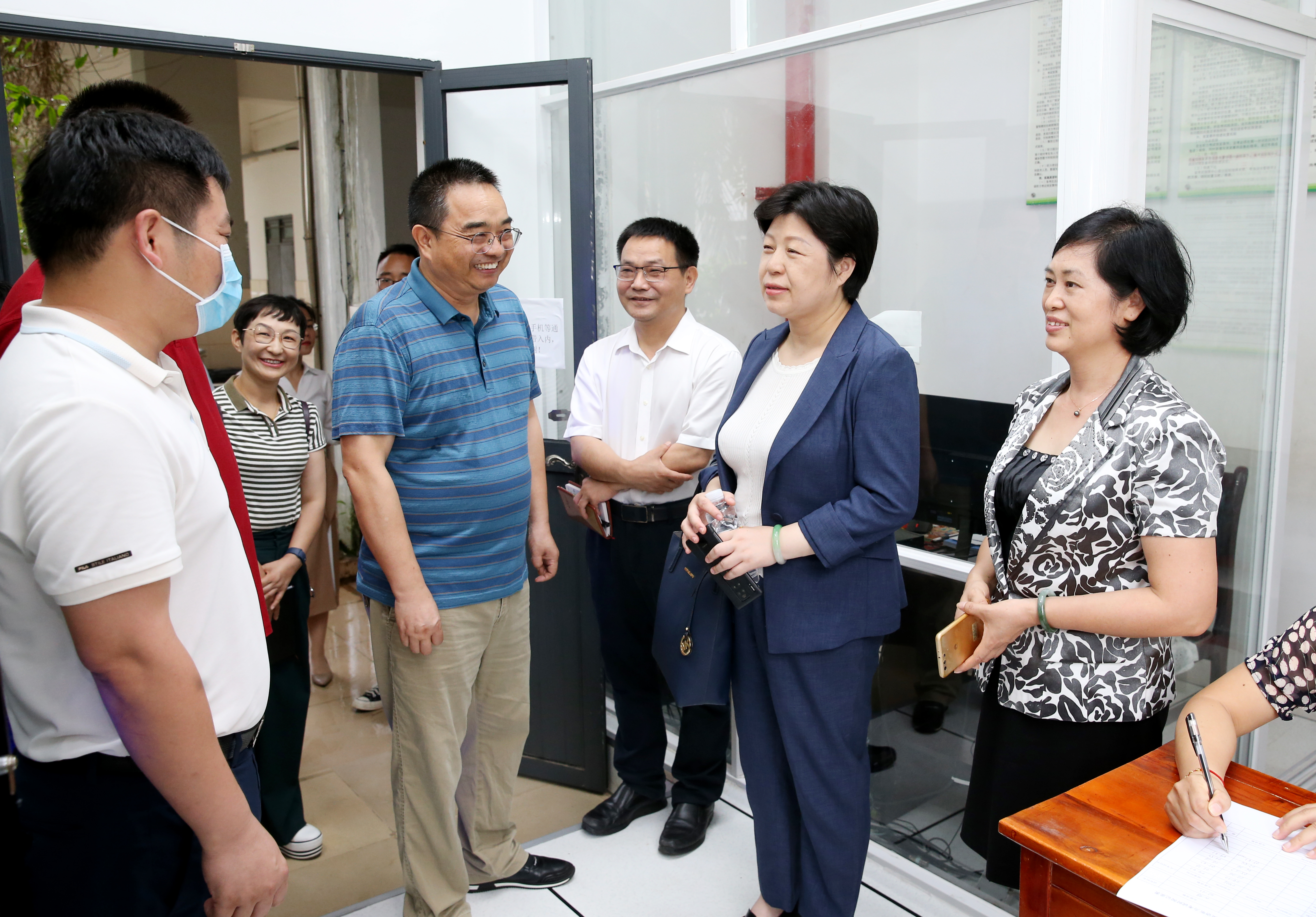 校领导到海师附中检查高考准备工作