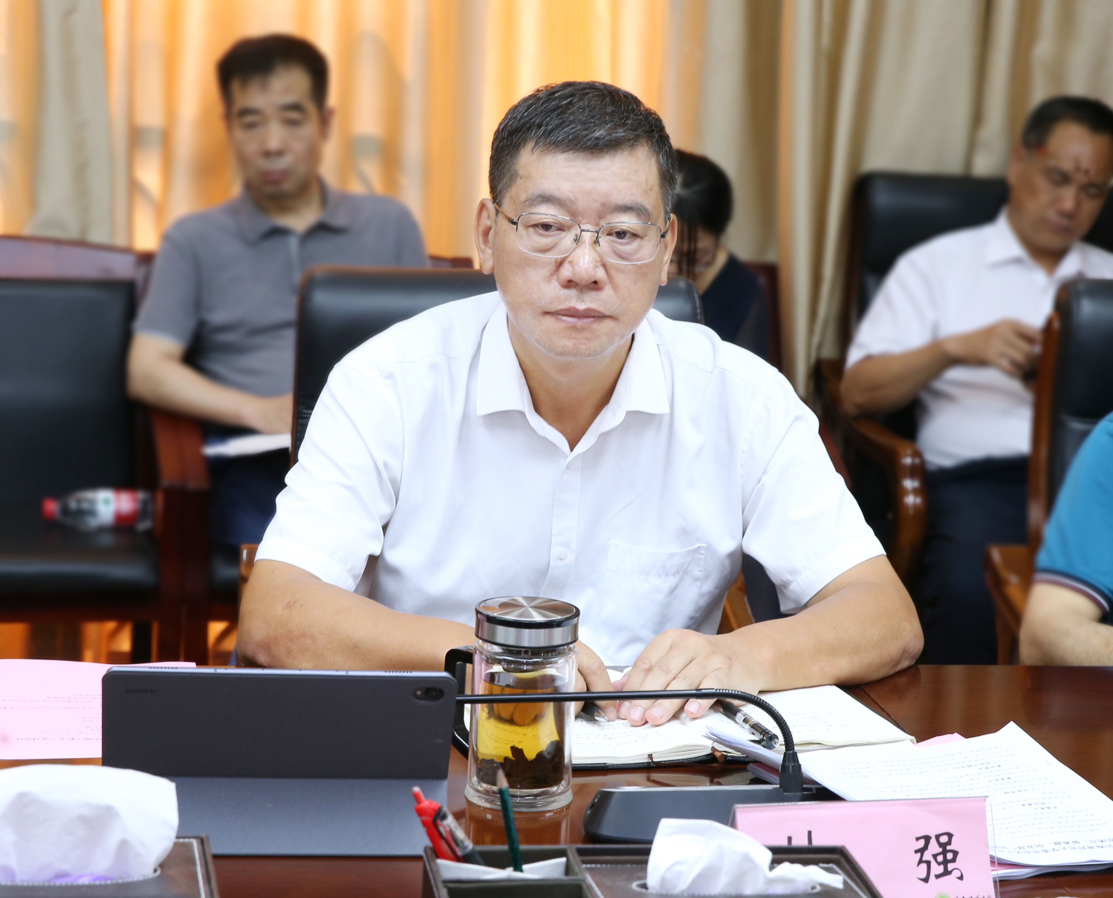 李红梅强调:确保学校政治安全稳定 以优异成绩为建党100周年献礼