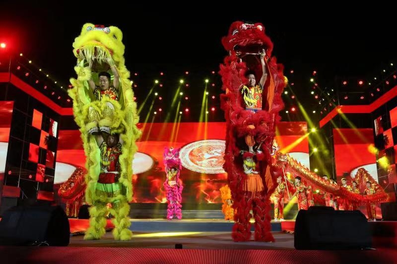 我校隆重举办庆祝建校70周年文艺晚会