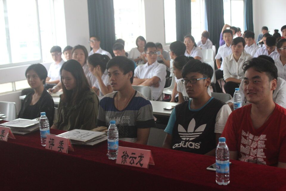 体育学院“闪亮大学声”歌唱比赛之初赛开始啦！