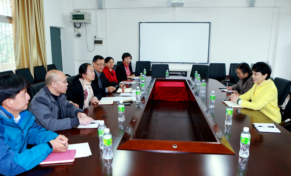 李红梅书记深入各学院调研