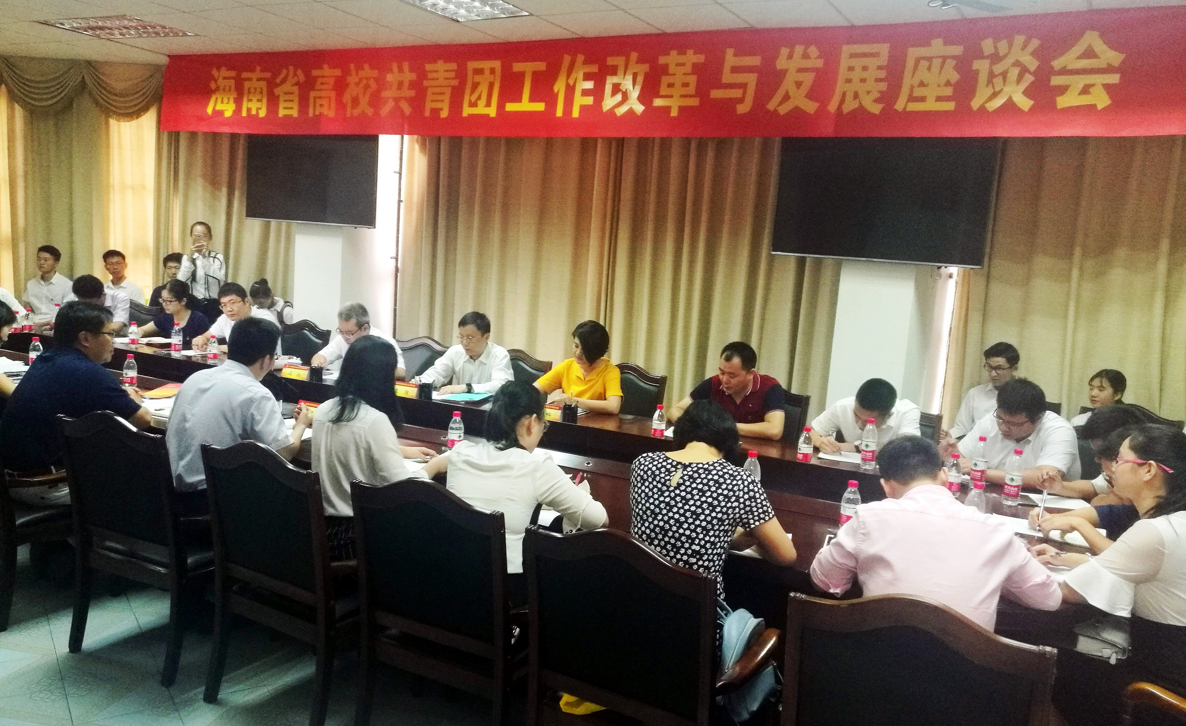 团中央学校部副部长李骥一行来我校调研