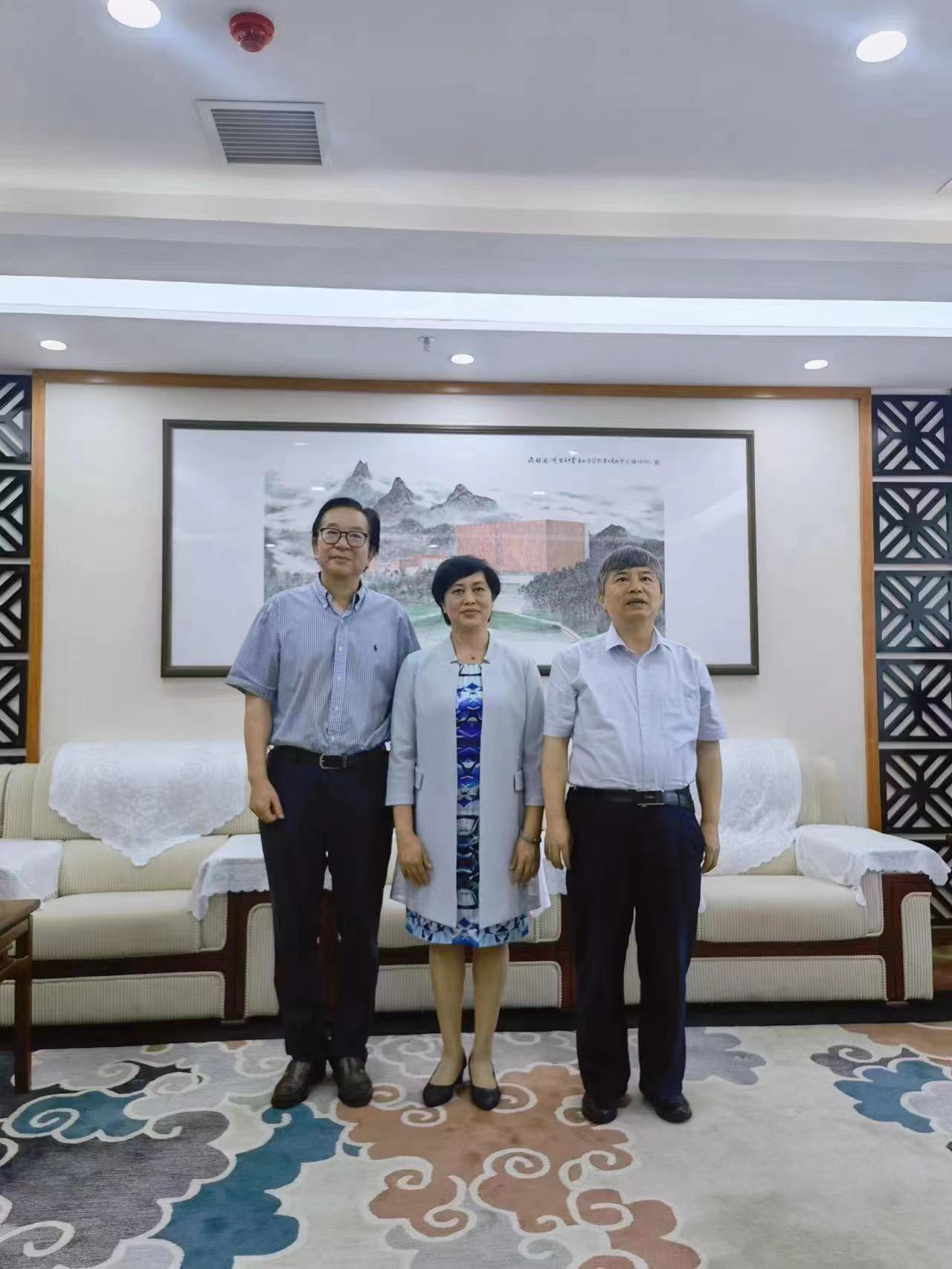 校长过建春带队到贵州大学访问交流