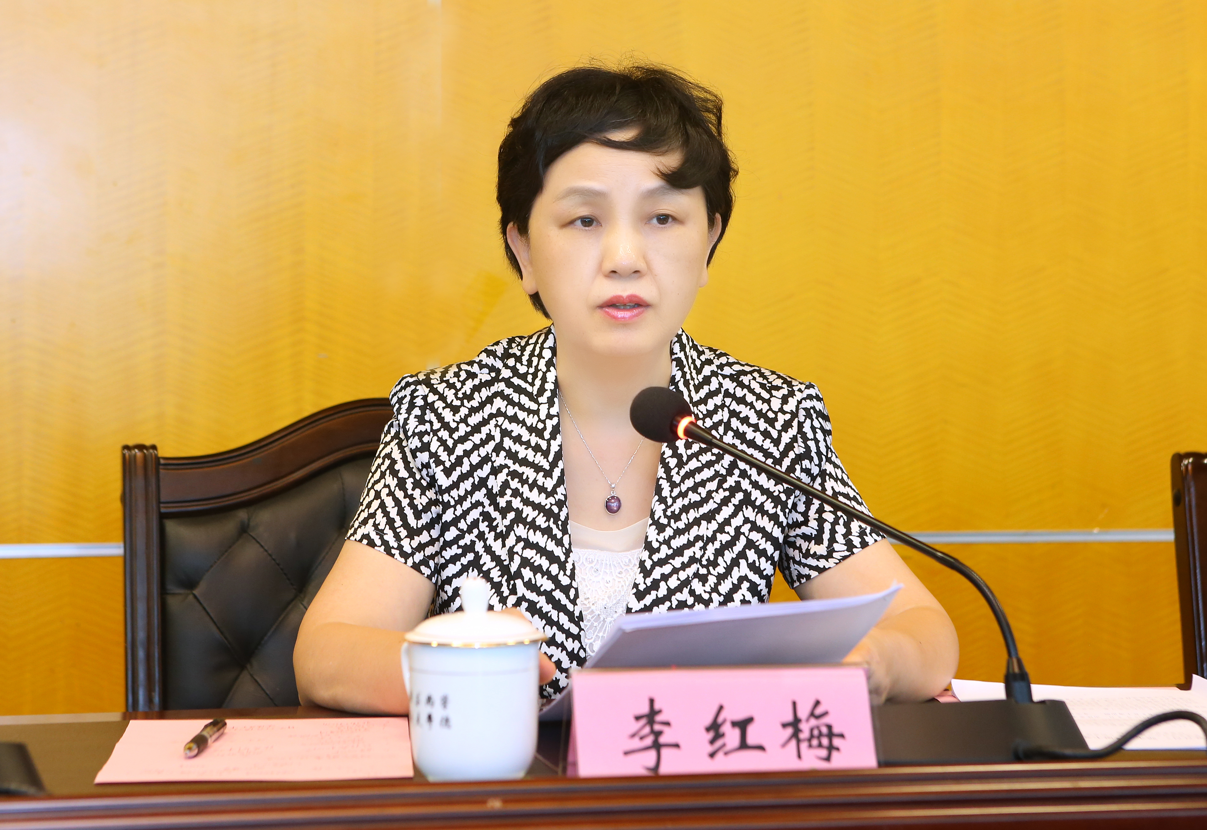 我校召开安全稳定工作会议