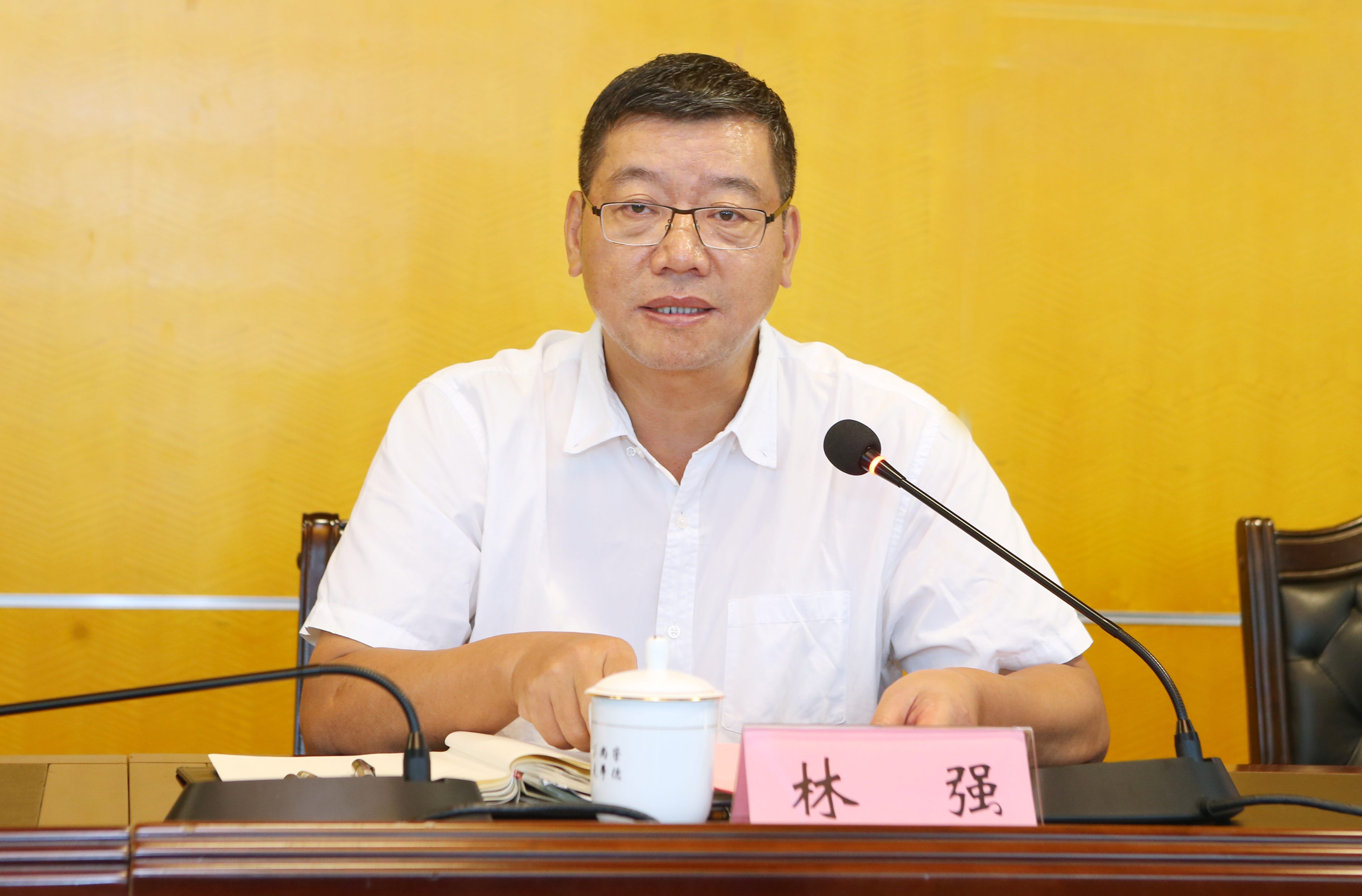 我校召开安全稳定工作会议