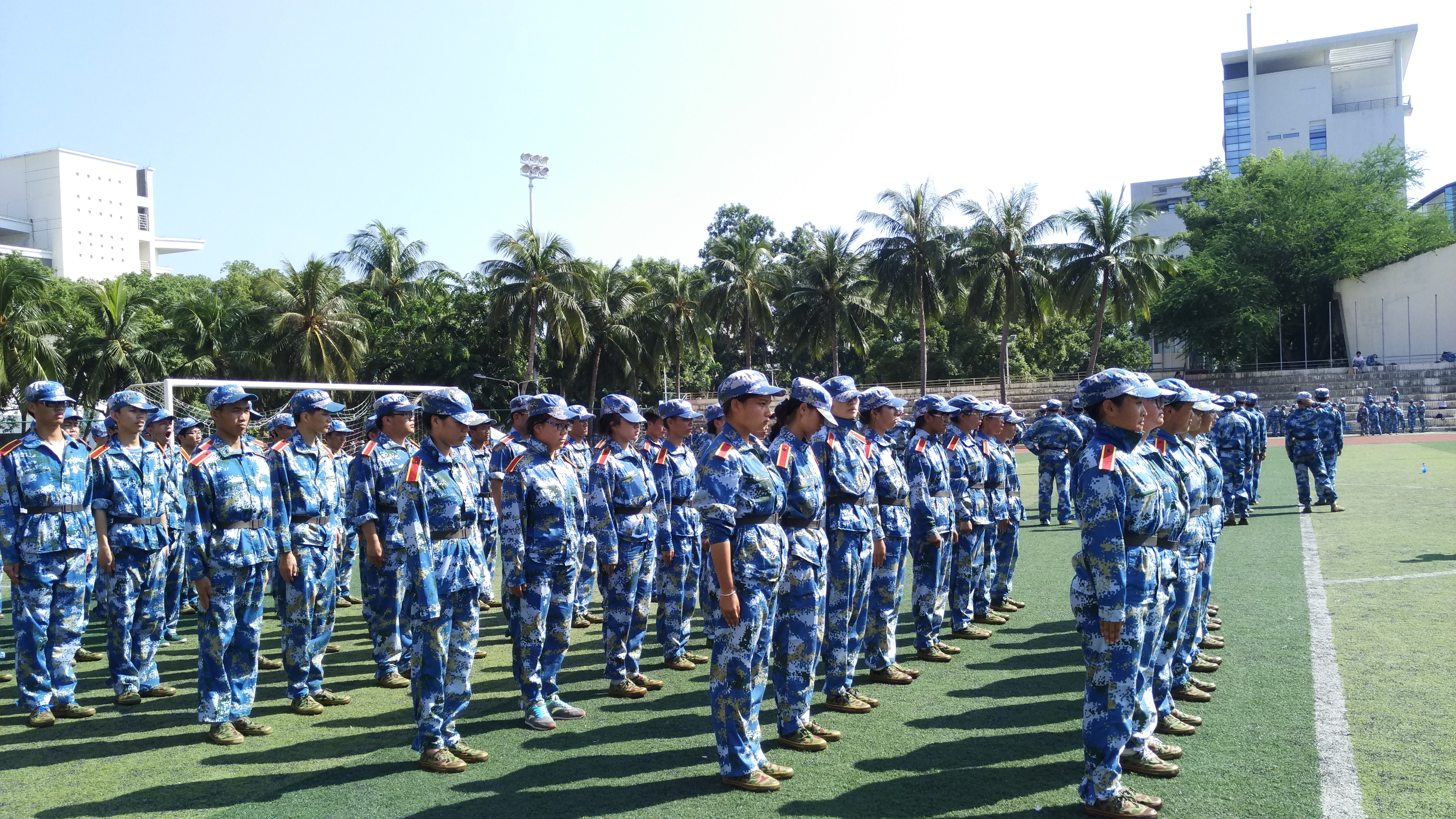  又是一年军训时 ――记物理与电子工程学院2015级新生军训