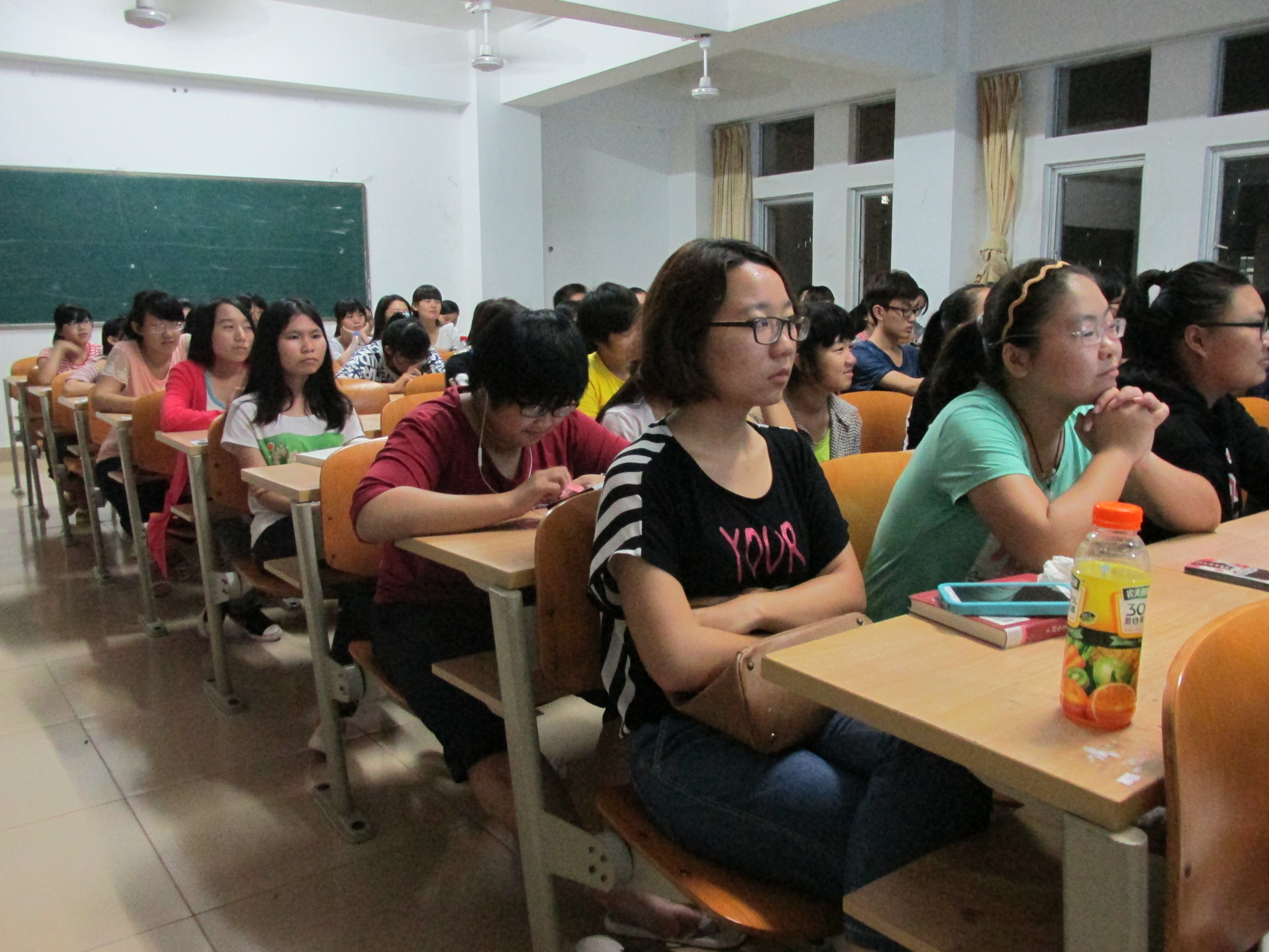 微电影，传播青春正能量——记文学院影评座谈会