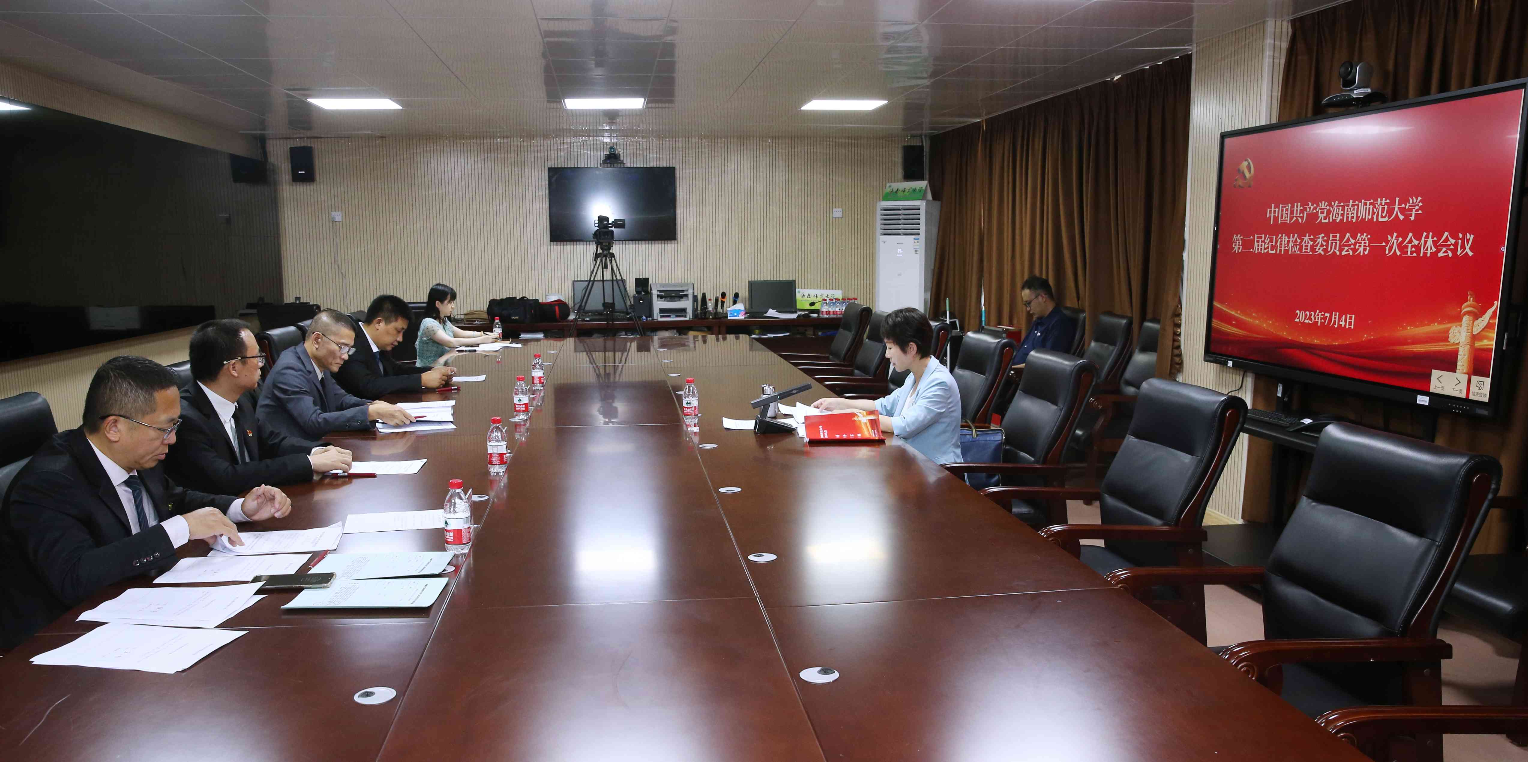 学校纪委召开二届一次全会 刘汝兵、郑贤分别当选纪委书记、副书记