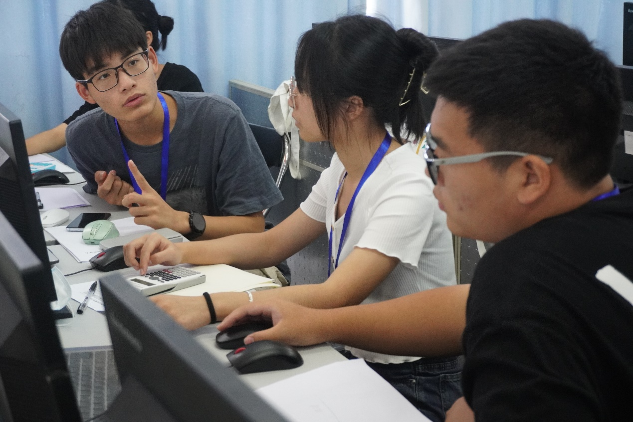 “第二届全国高等院校财务数智化大赛（财务大数据赛项）海南省总决赛”和“第十七届全国大学生数智能化企业经营沙盘大赛海南省总决赛”在我校举行