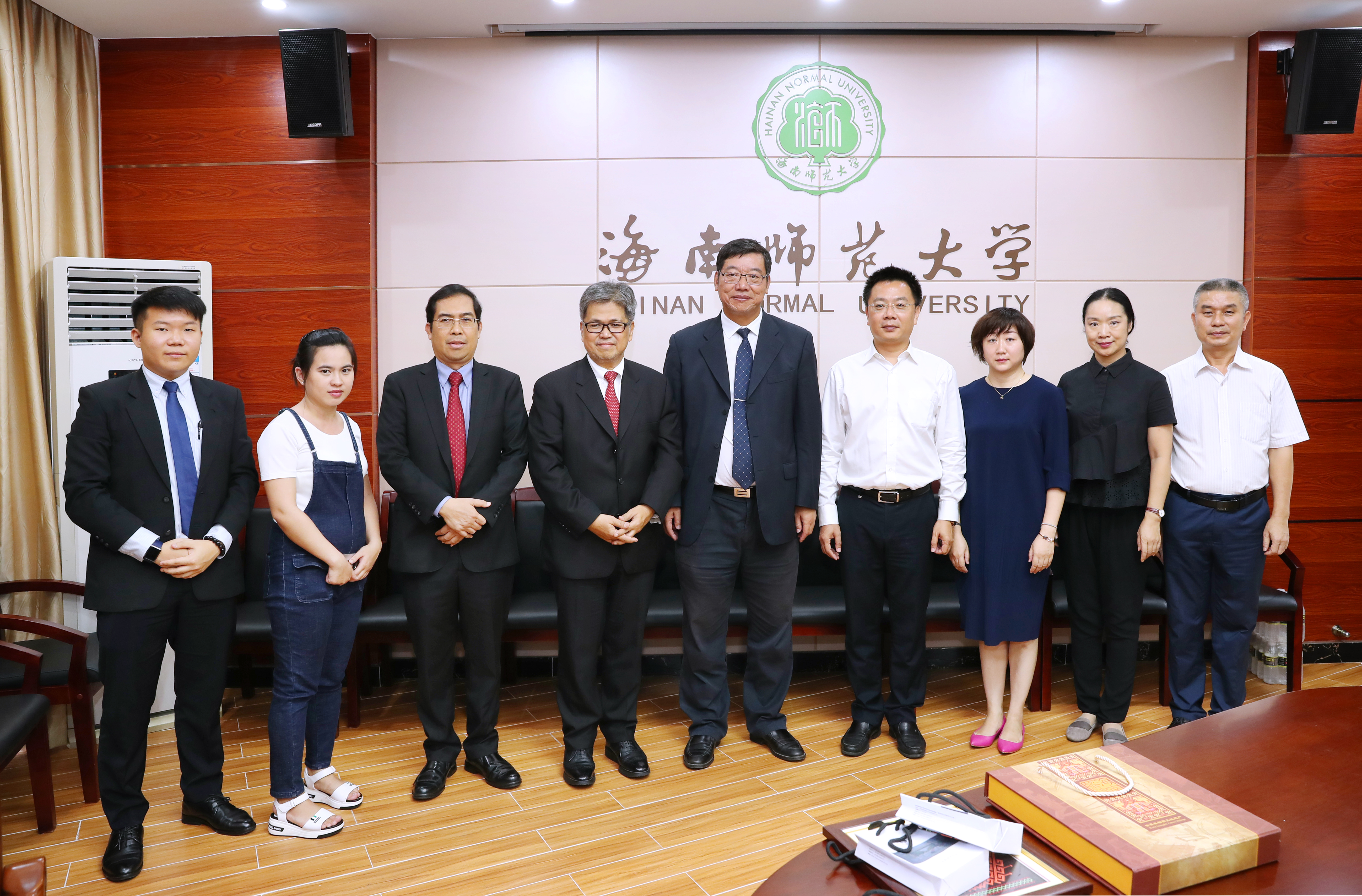 印度尼西亚驻广州总领事馆代表团访问我校