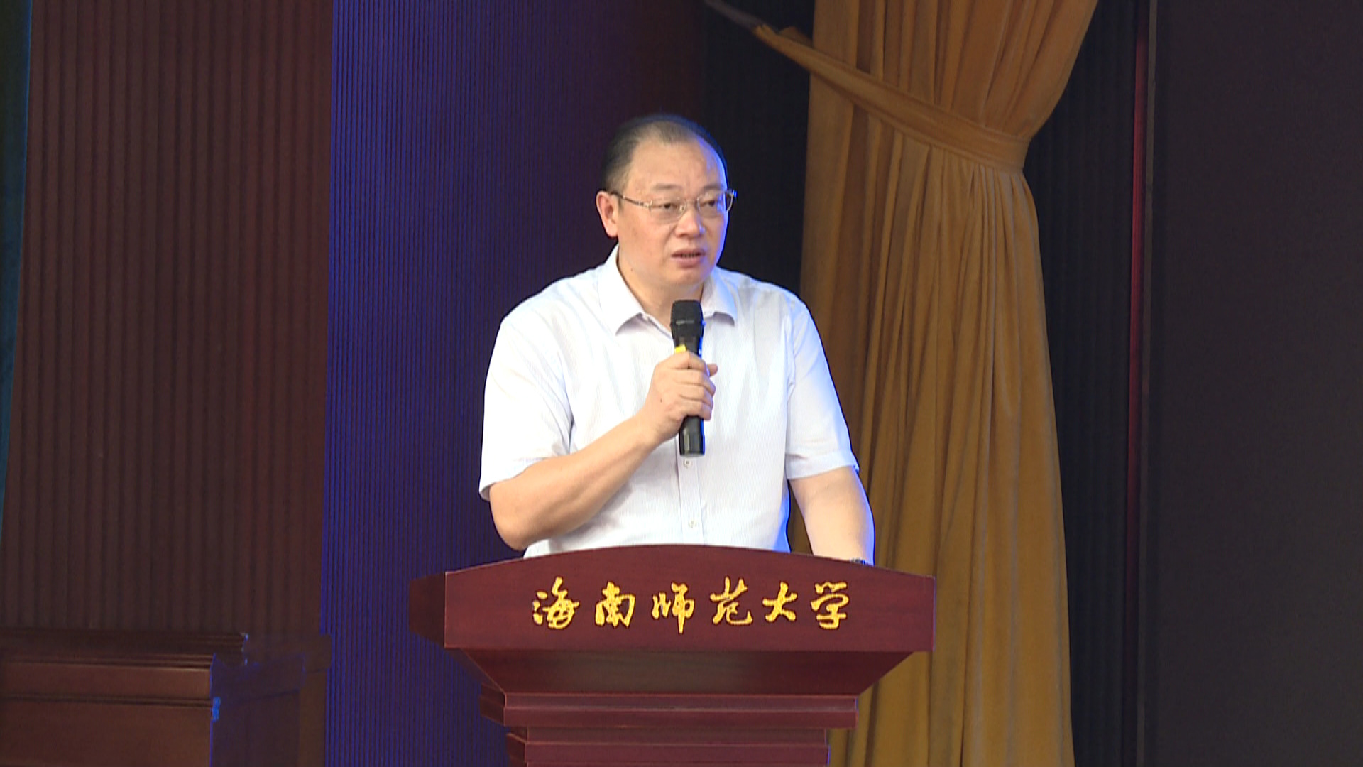 第六届中国国际“互联网+”大学生创新创业大赛校级初赛（路演）顺利举行