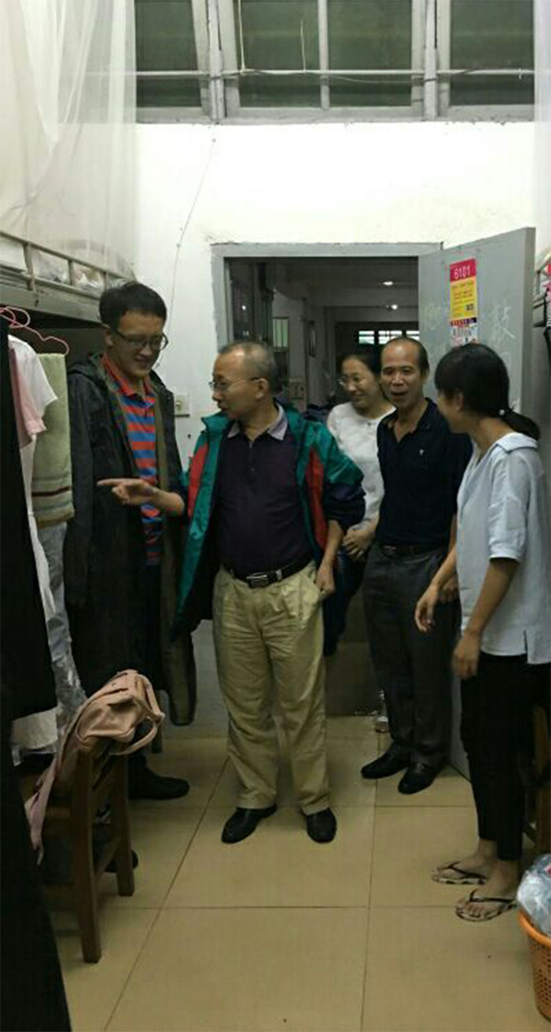 青年之声・教育与心理学院抗风在行动        宣传部 吴淑雅