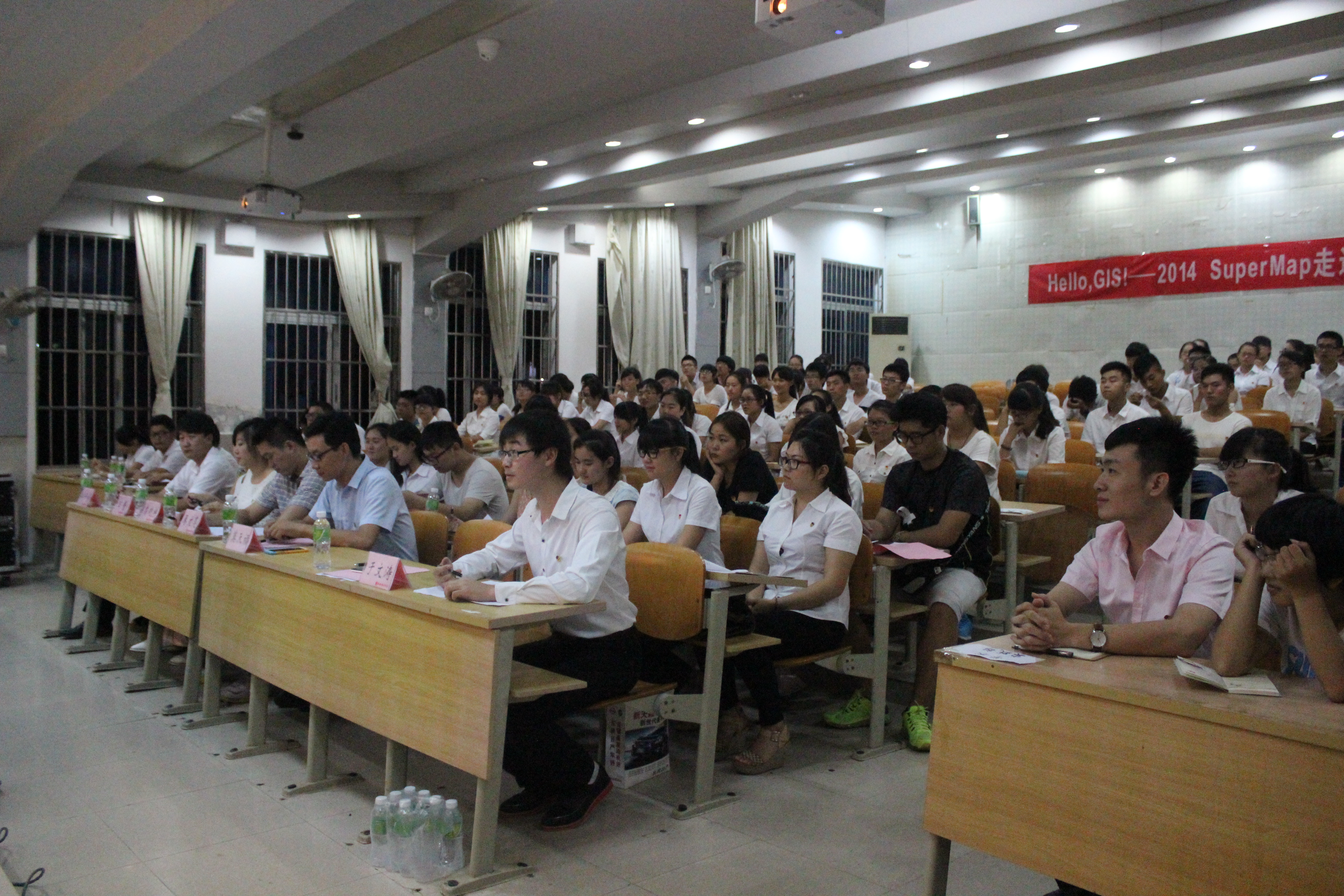 相聚团委,共谱华章――记校团委成功举办第一次团体会议见面大会