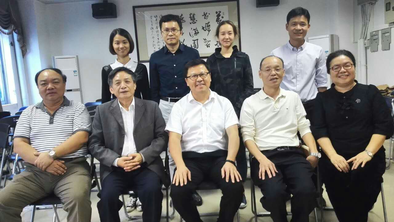 校领导看望即将赴京参赛学生
