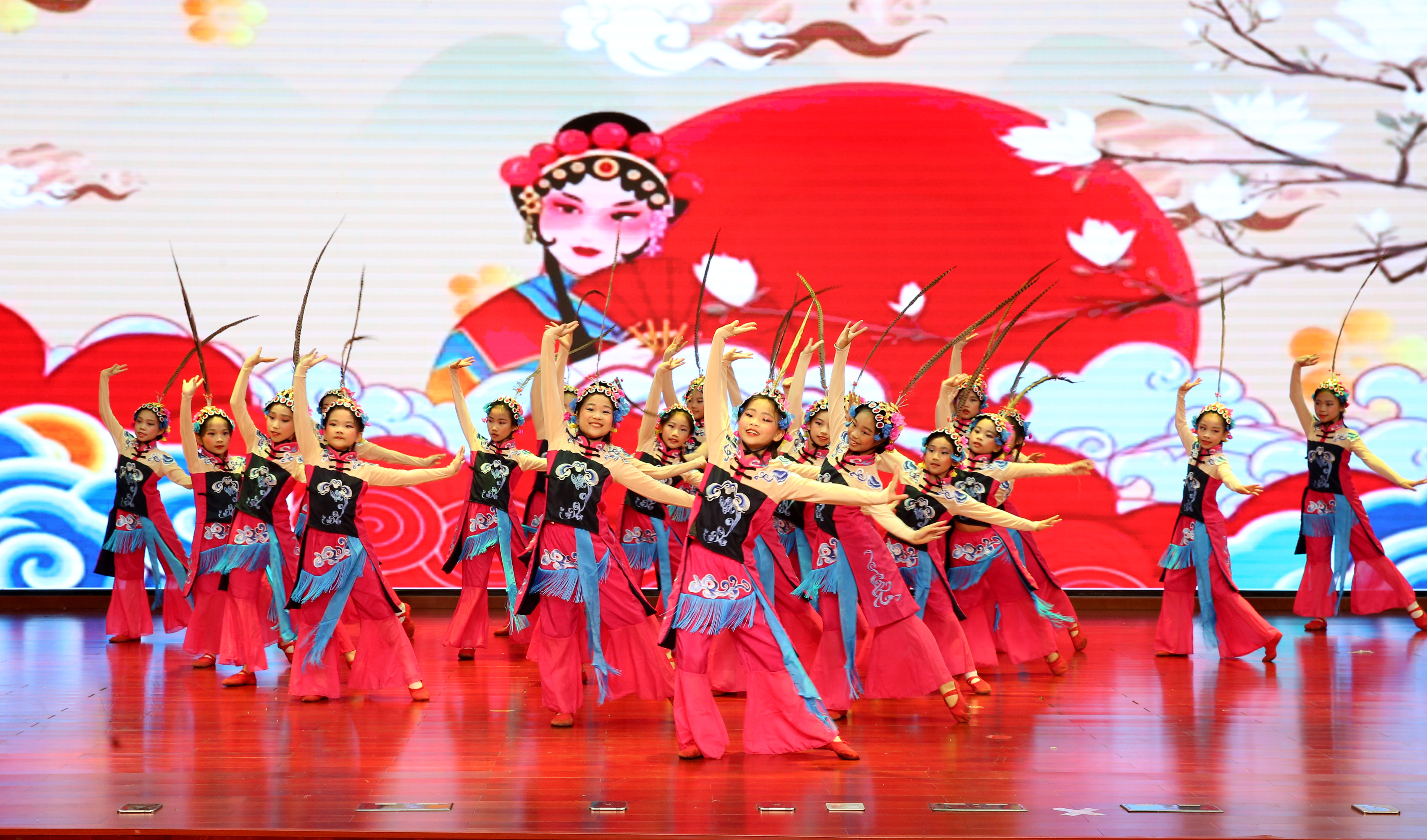 李红梅鼓励附小学生：做有海南自贸港特色的少年儿童