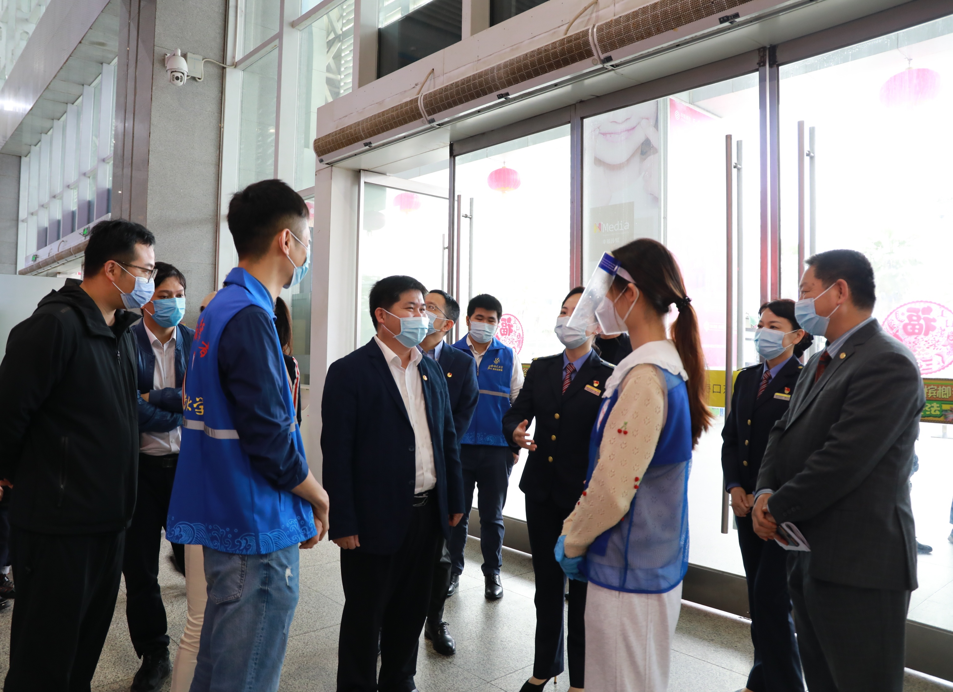 团省委书记陈屿看望慰问我校春运“暖冬行动”志愿者