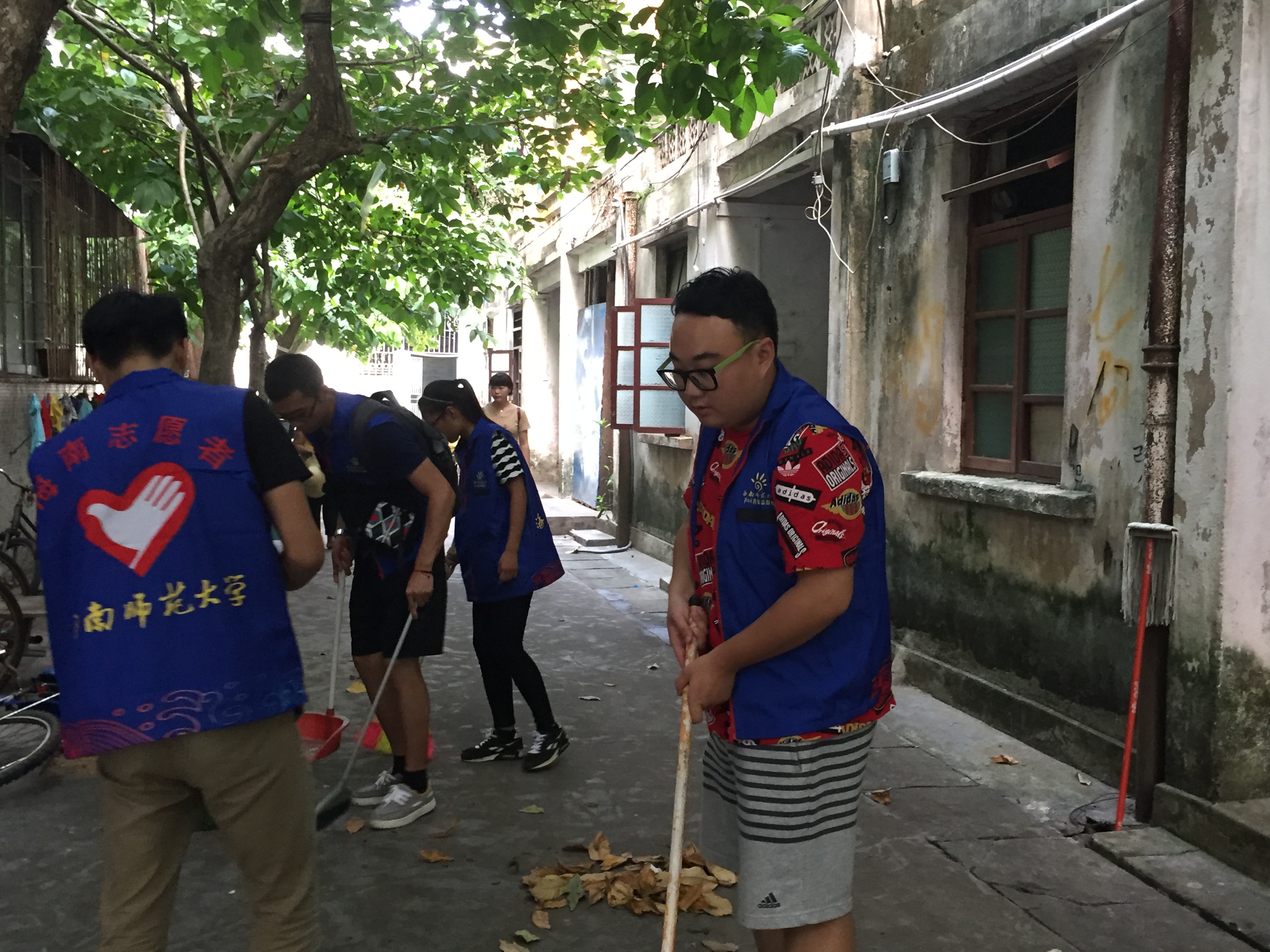 我为”双创”添光彩――记初等教育学院“双创”清扫活动