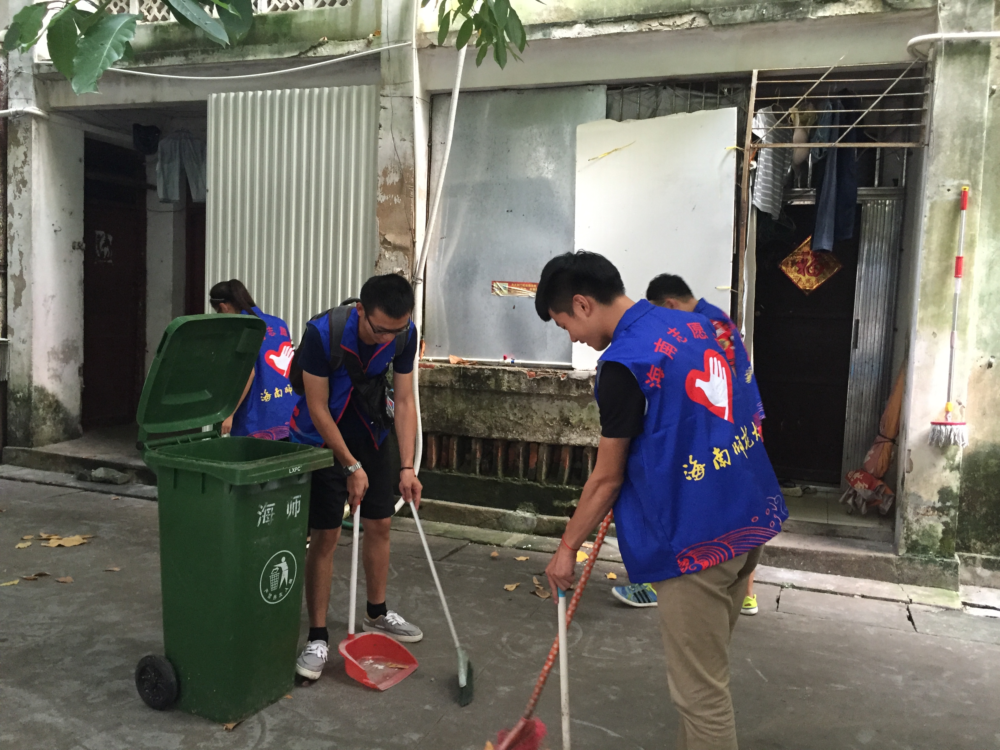 我为”双创”添光彩――记初等教育学院“双创”清扫活动