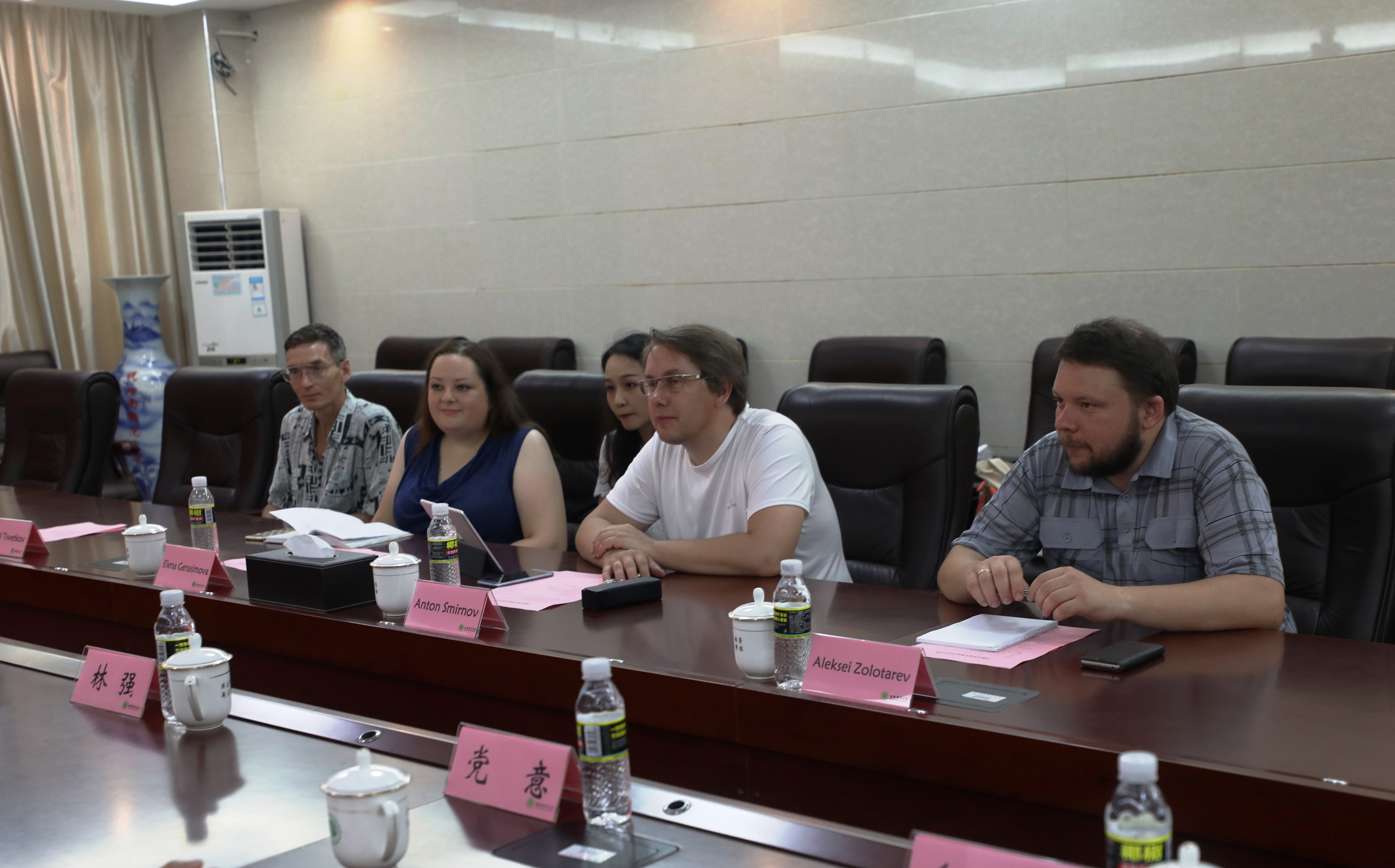俄罗斯圣彼得堡国立影视大学来我校交流合作办学工作