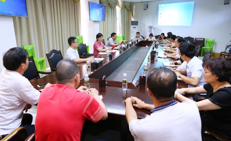 李红梅书记参加机关一支部学习并为党员干部上党课