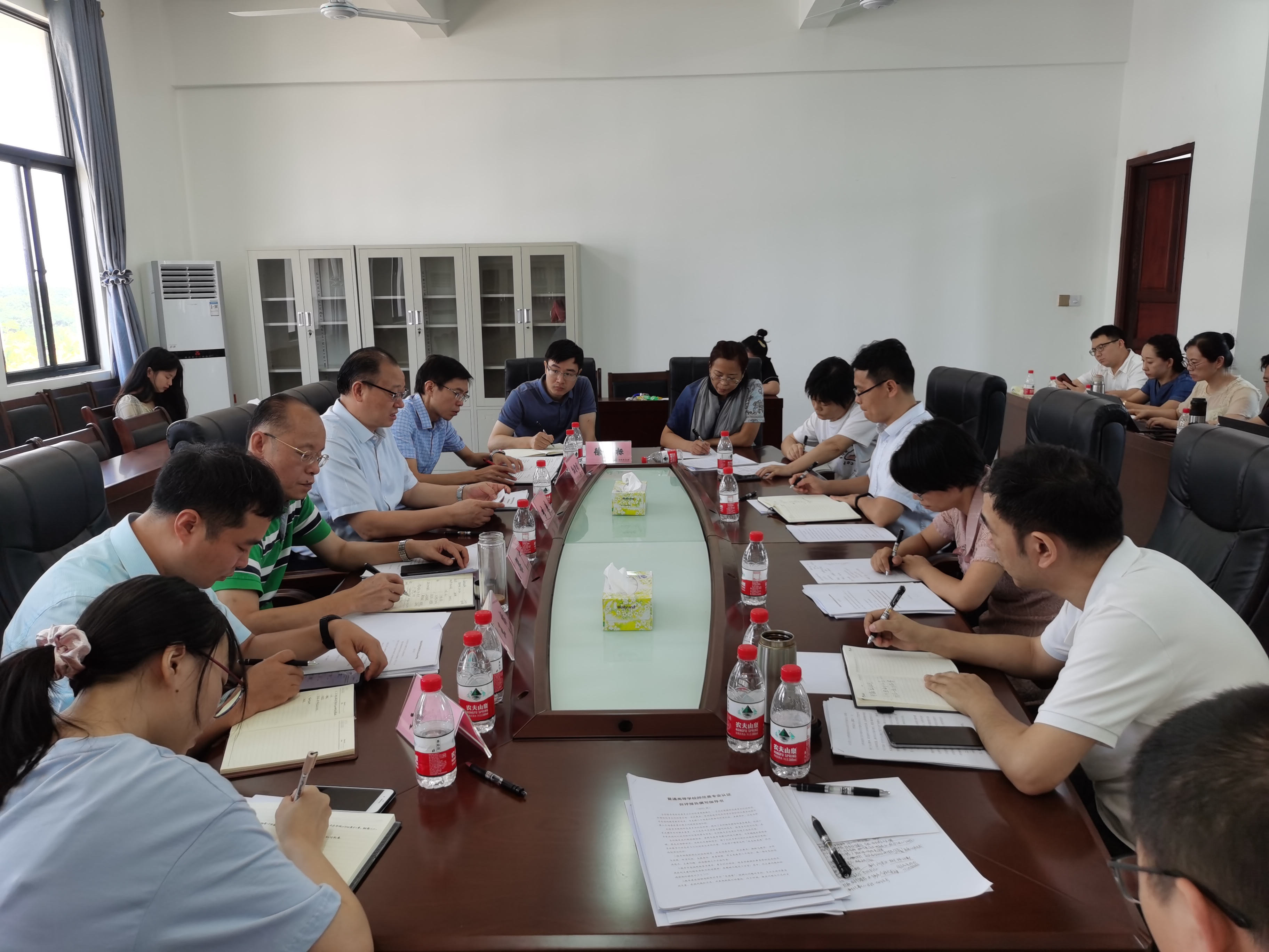 校领导到马克思主义学院调研