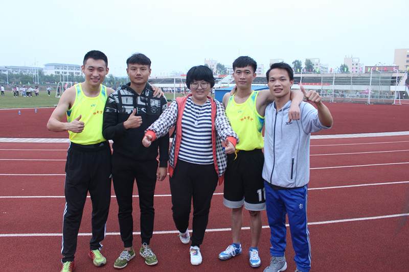青年之声・拼搏进取,我们在路上 ――记物理与电子工程学院参加第34届校运会