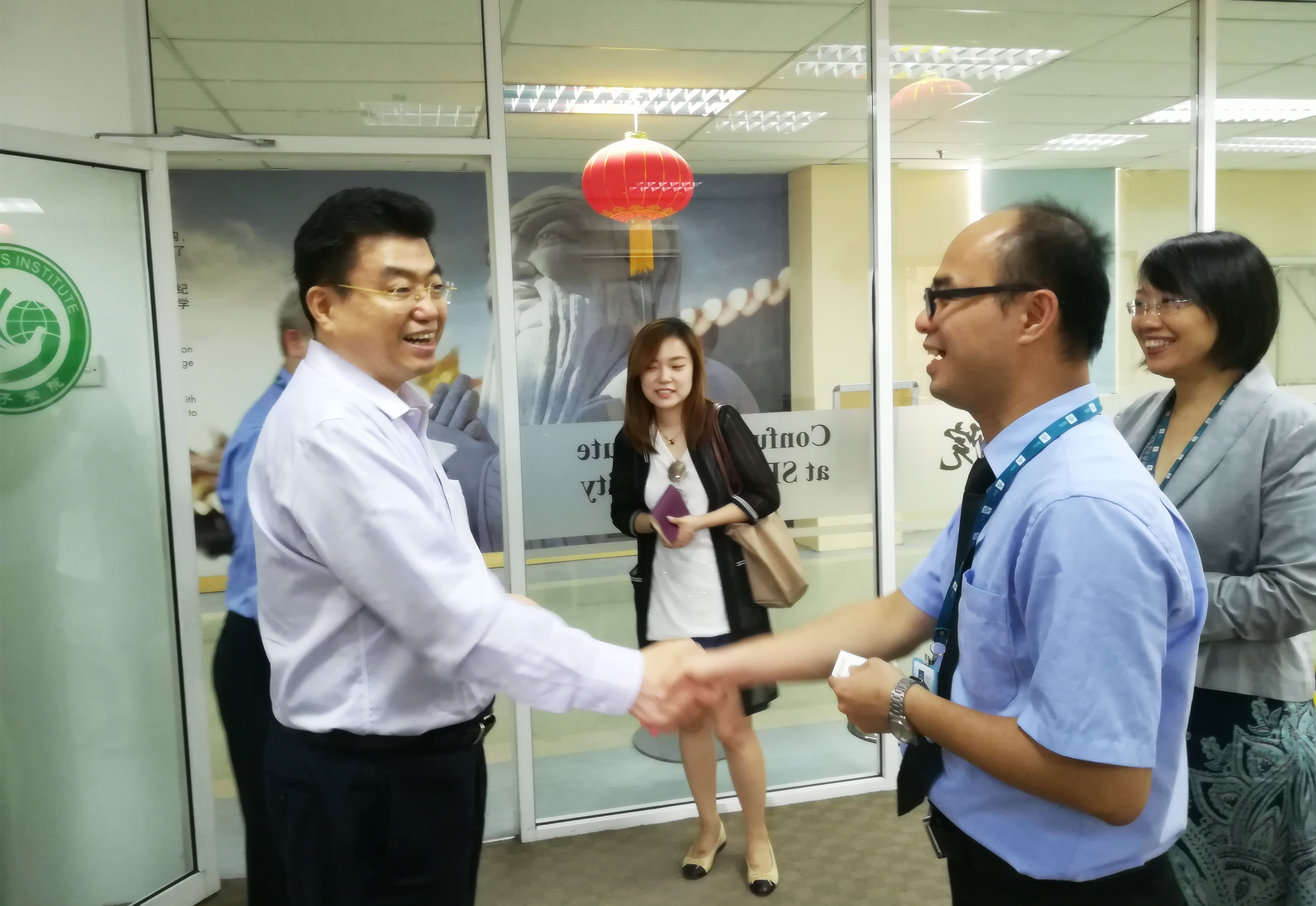  中华炎黄文化研究会副会长一行访问